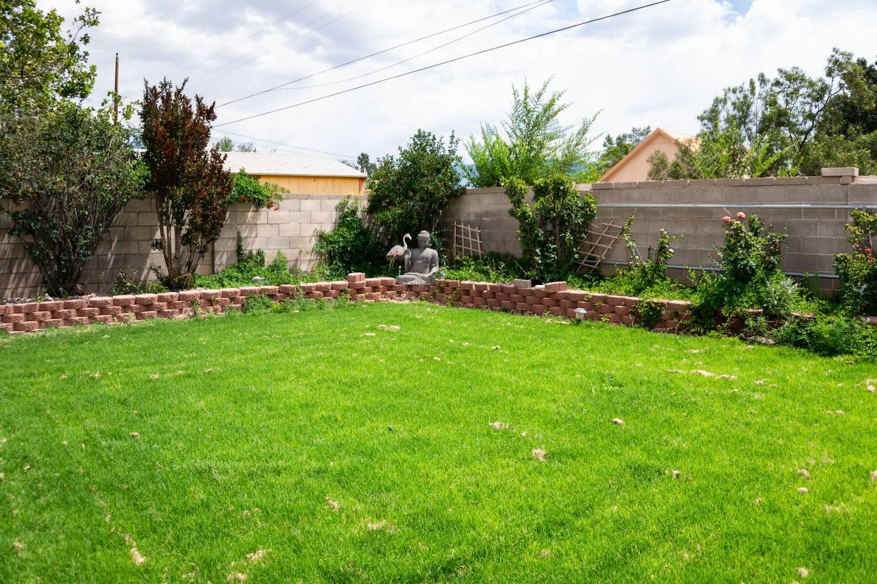 Photo 7 — 2430 Palomas Drive NE