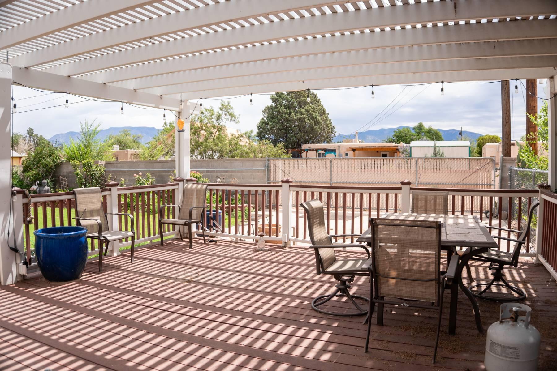 Photo 4 — 2430 Palomas Drive NE