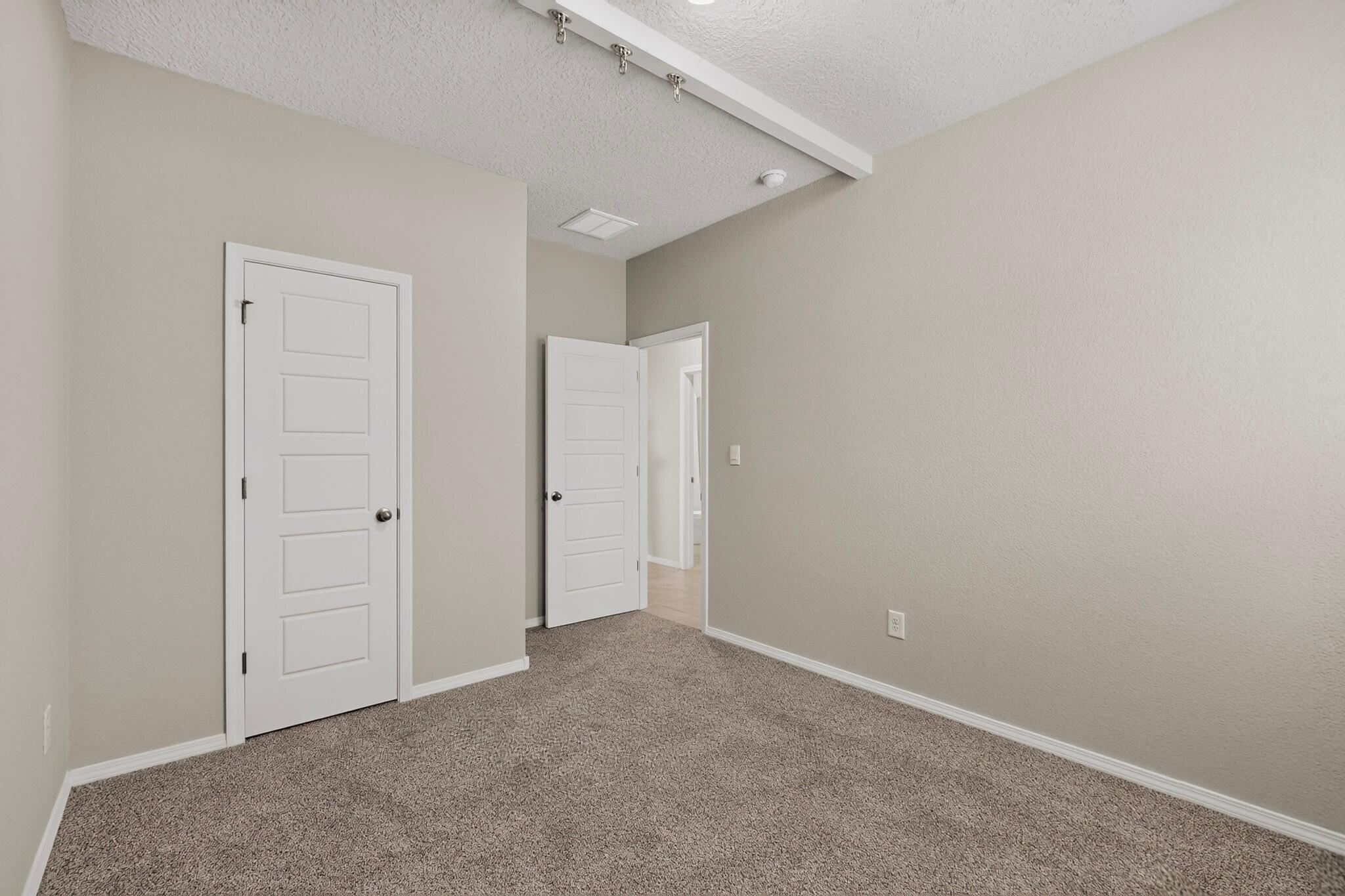 Photo 17 — 2728 Halfmoon Way SW