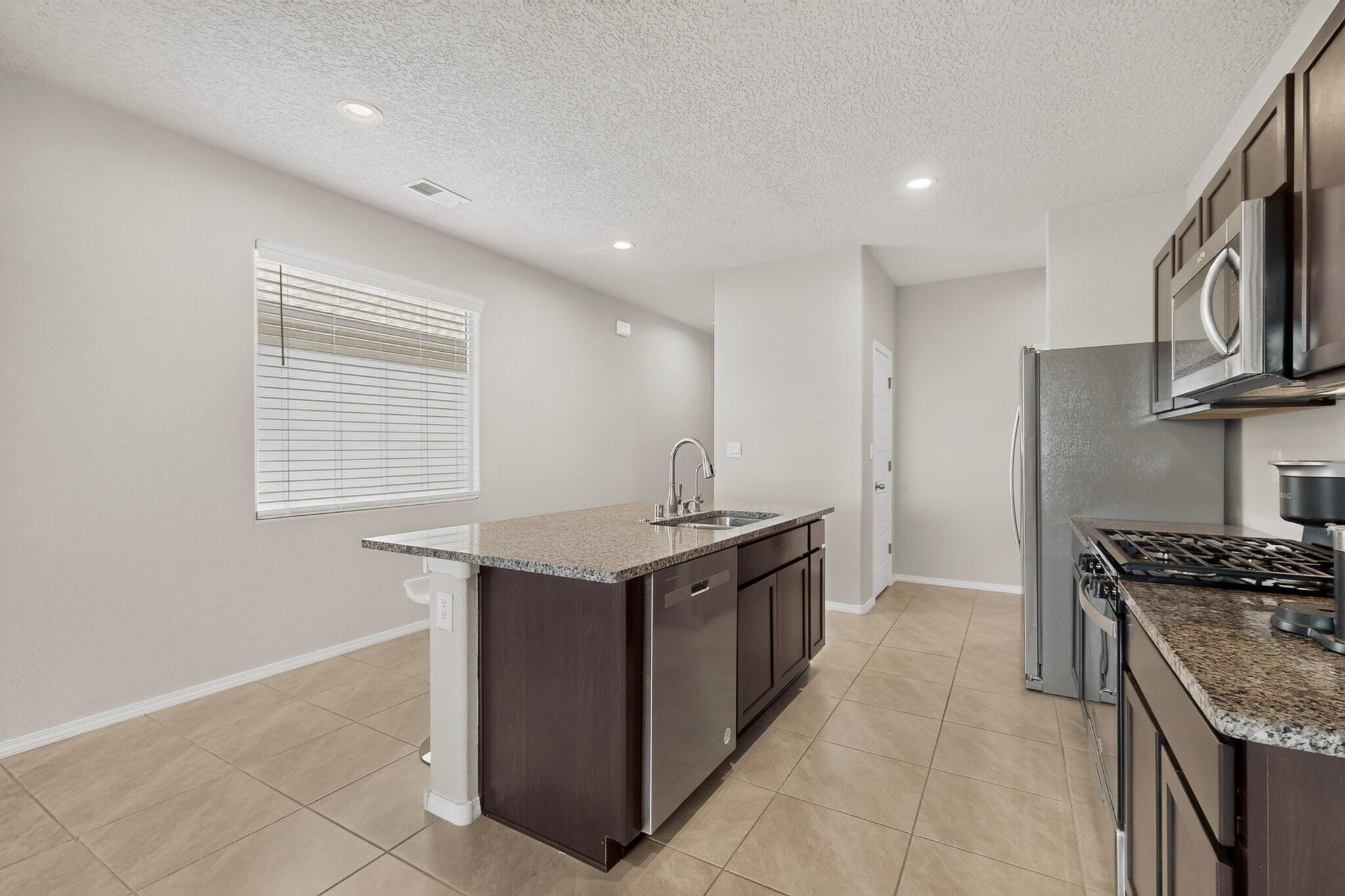 Photo 11 — 2728 Halfmoon Way SW