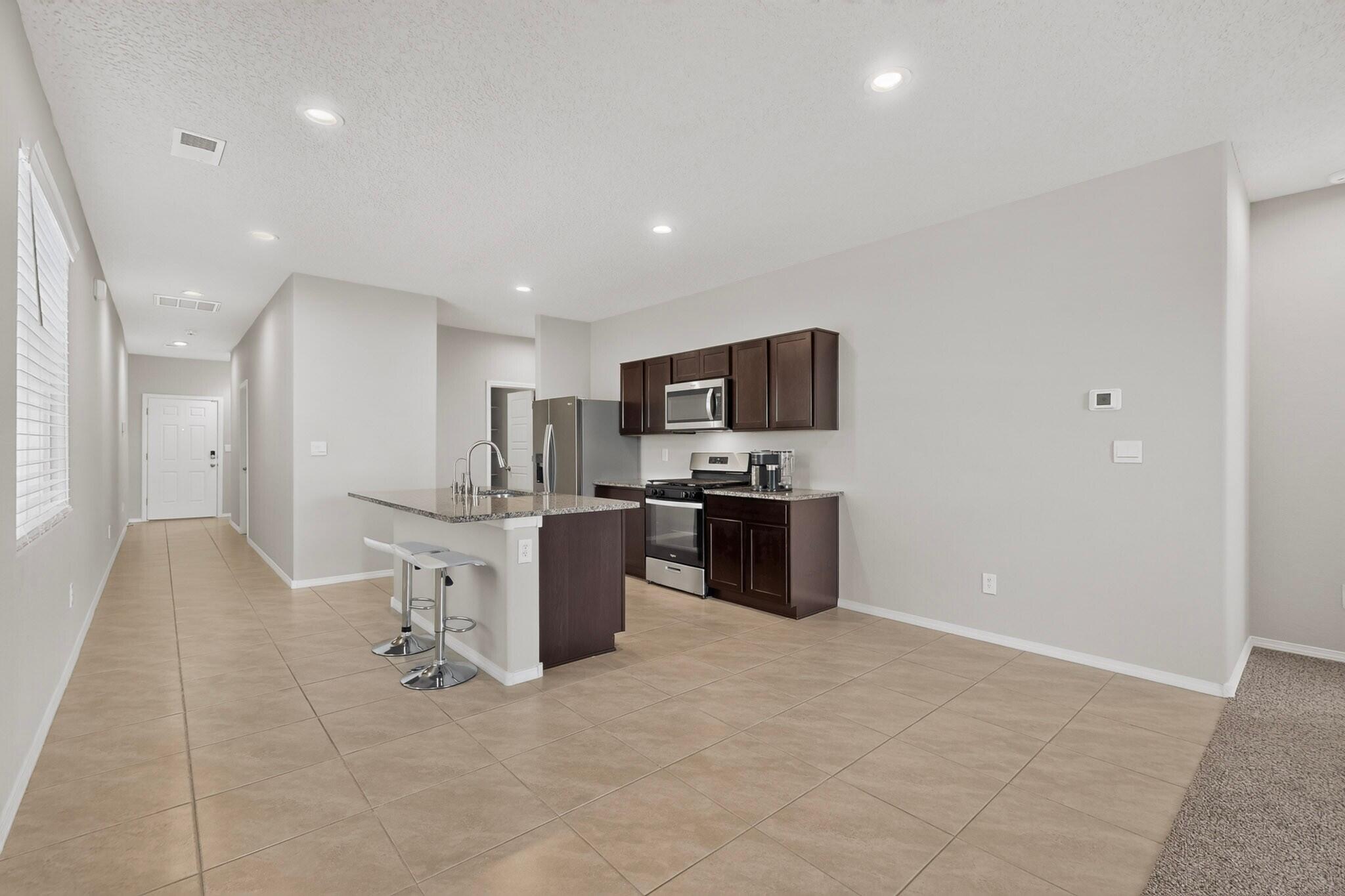 Photo 6 — 2728 Halfmoon Way SW