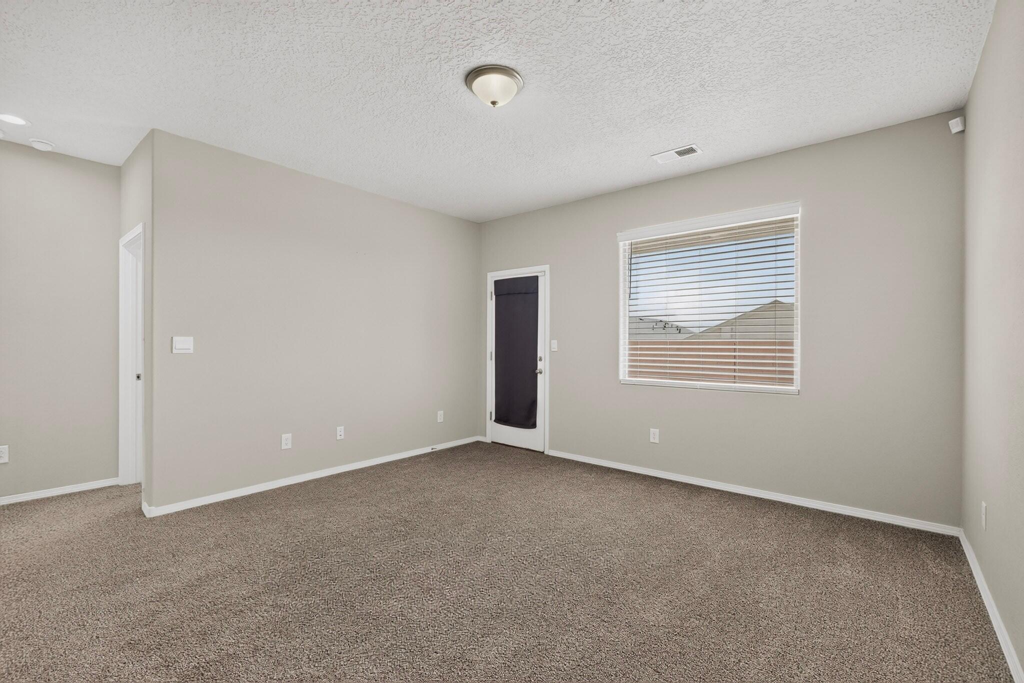 Photo 5 — 2728 Halfmoon Way SW