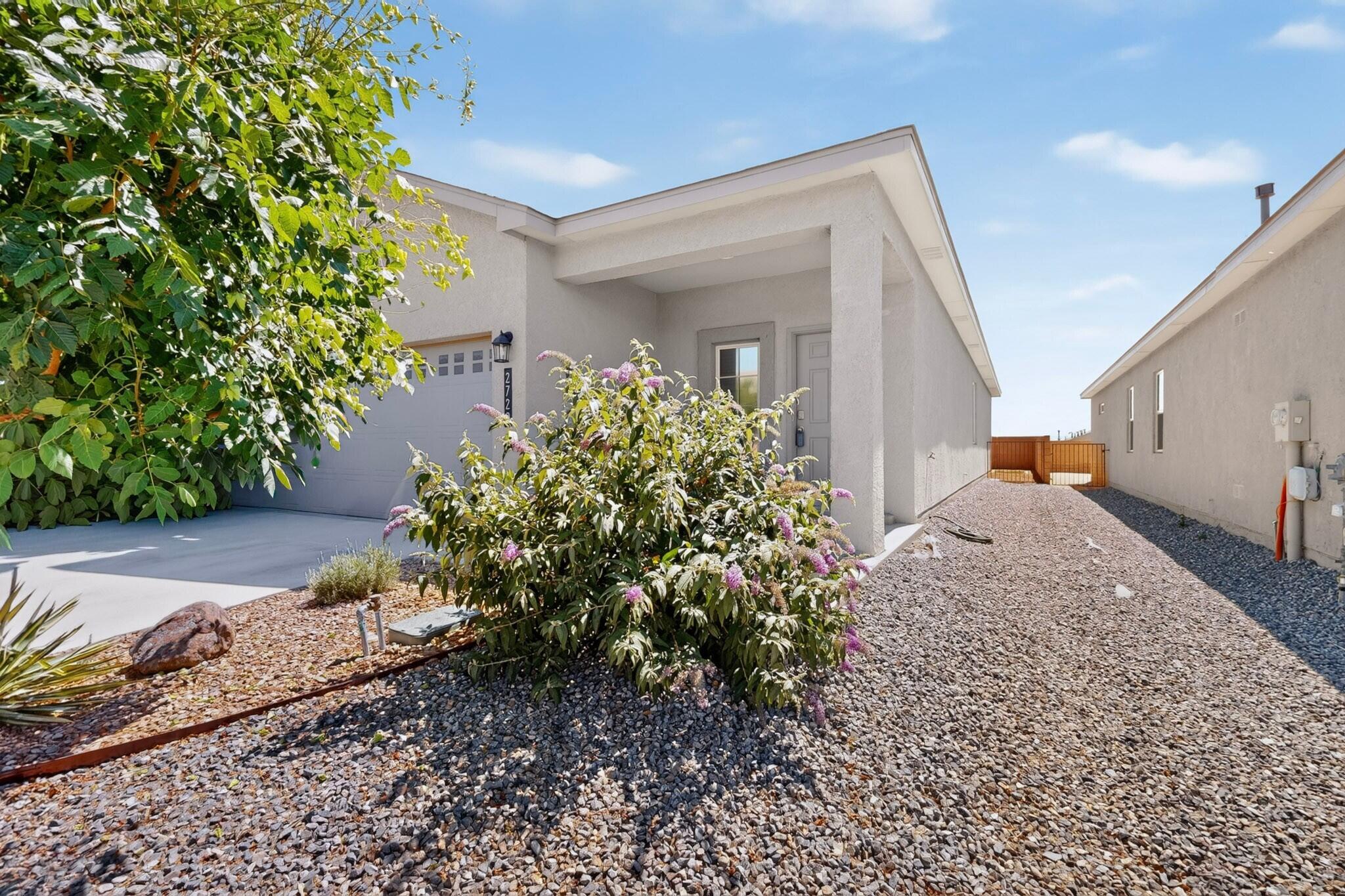Photo 3 — 2728 Halfmoon Way SW