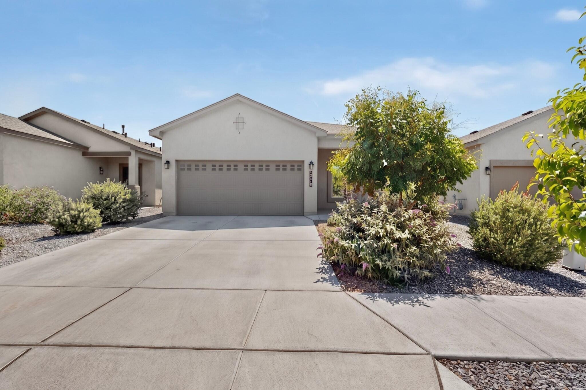 Photo 2 — 2728 Halfmoon Way SW