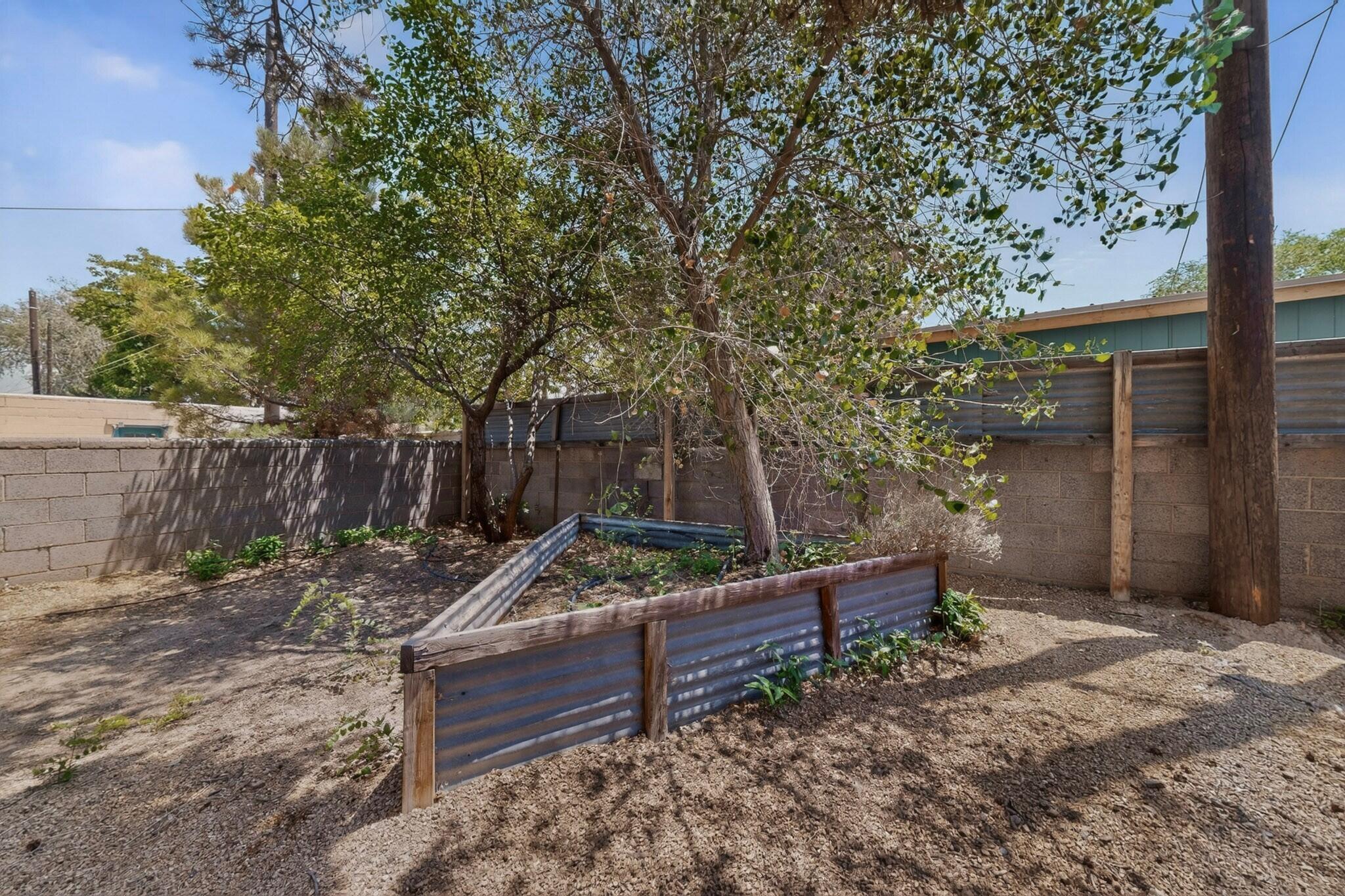 Photo 8 — 1608 Cardenas Drive NE