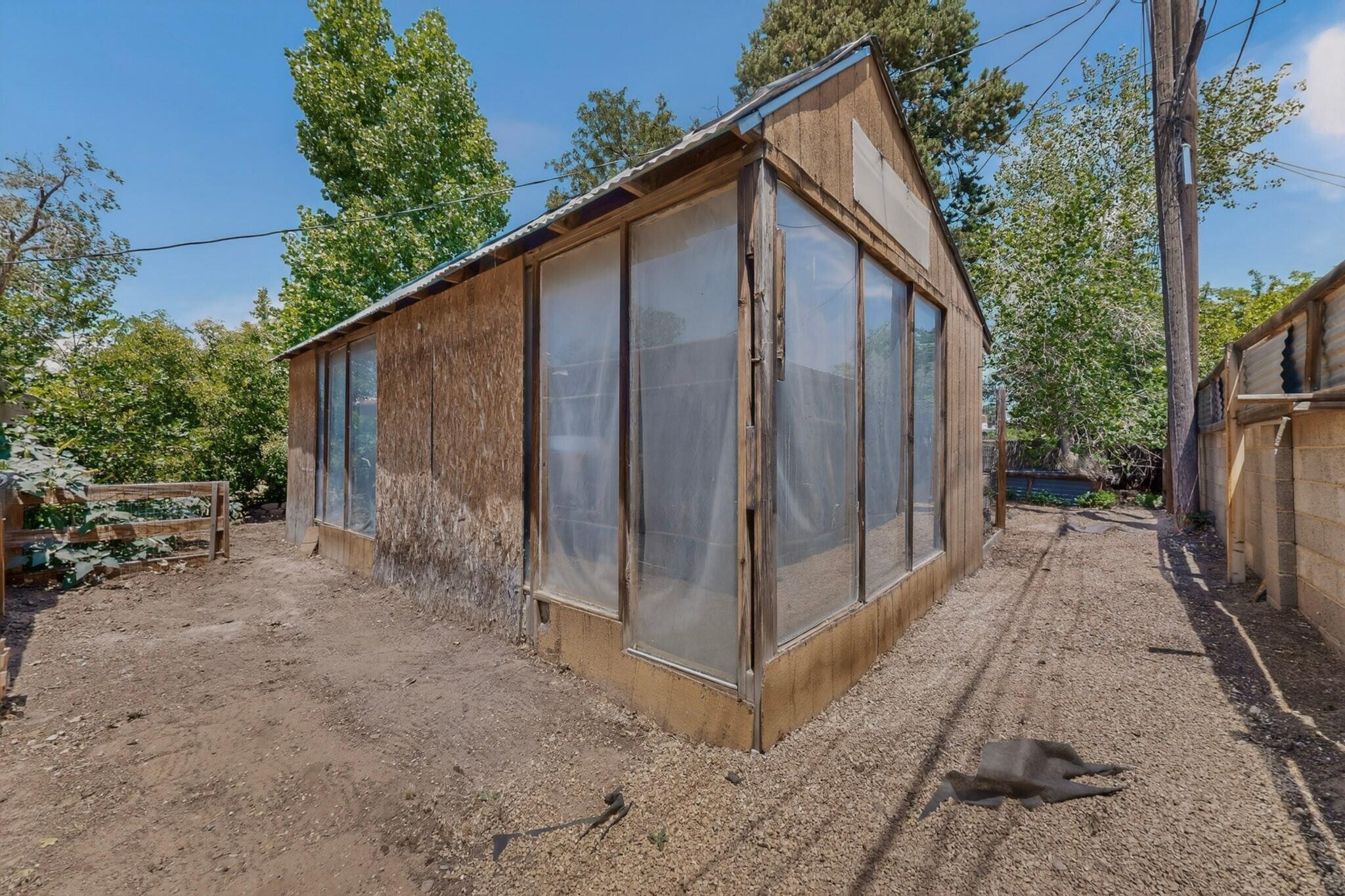 Photo 2 — 1608 Cardenas Drive NE