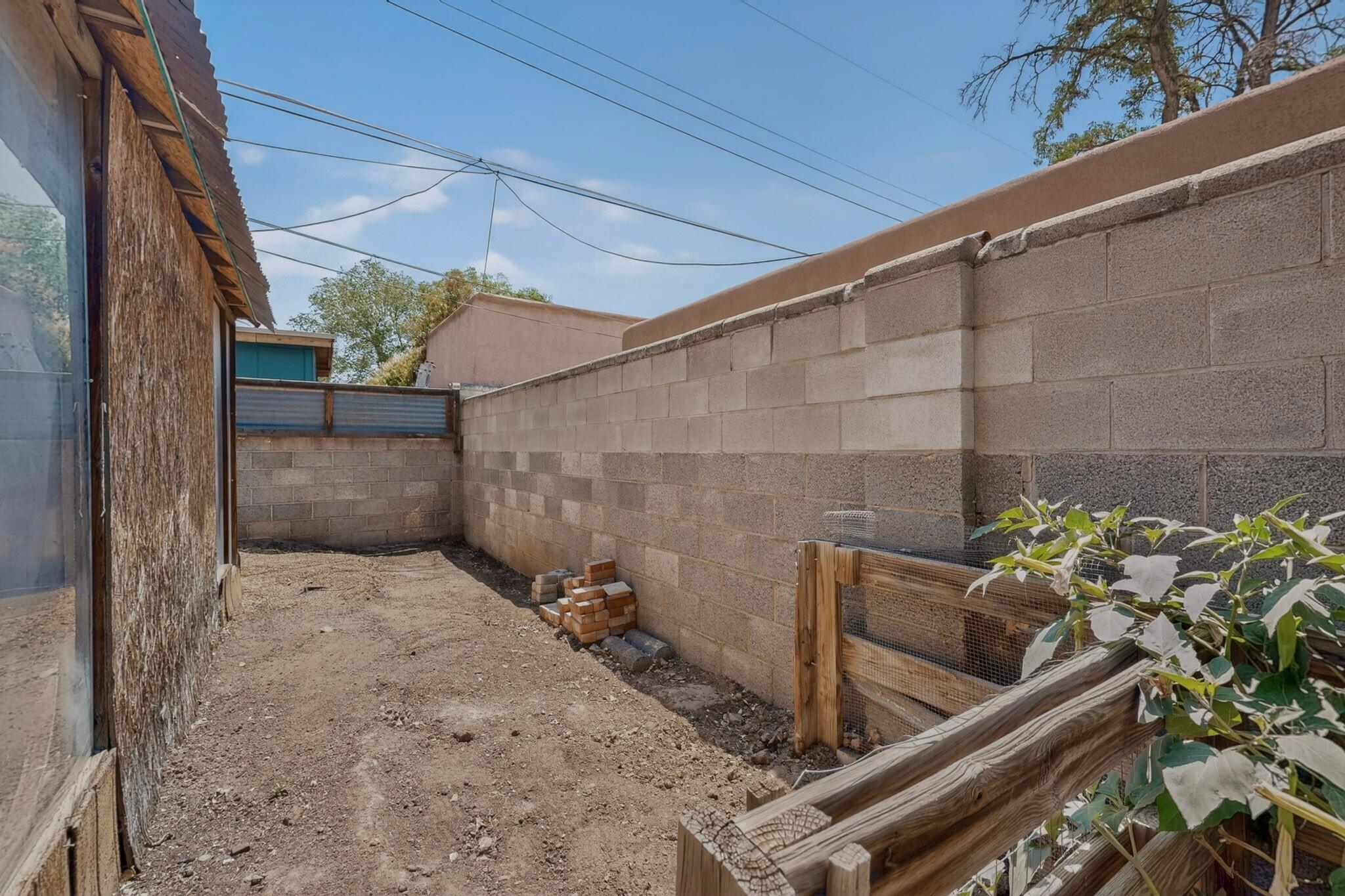 Photo 3 — 1608 Cardenas Drive NE