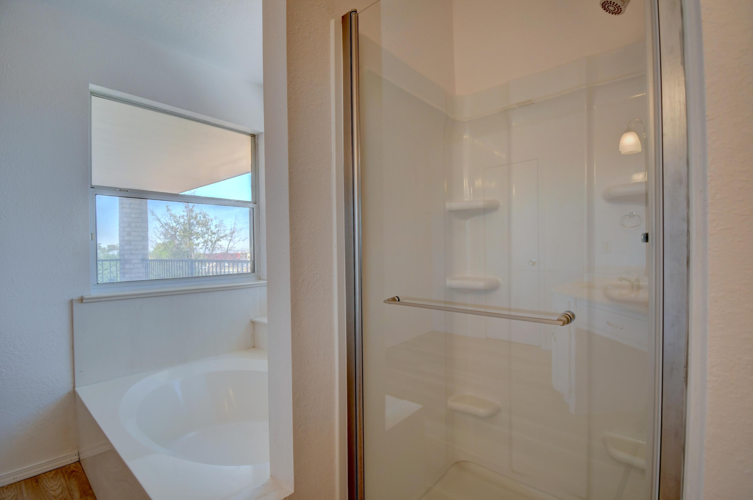 Photo 16 — 9515 Macallan Road NE