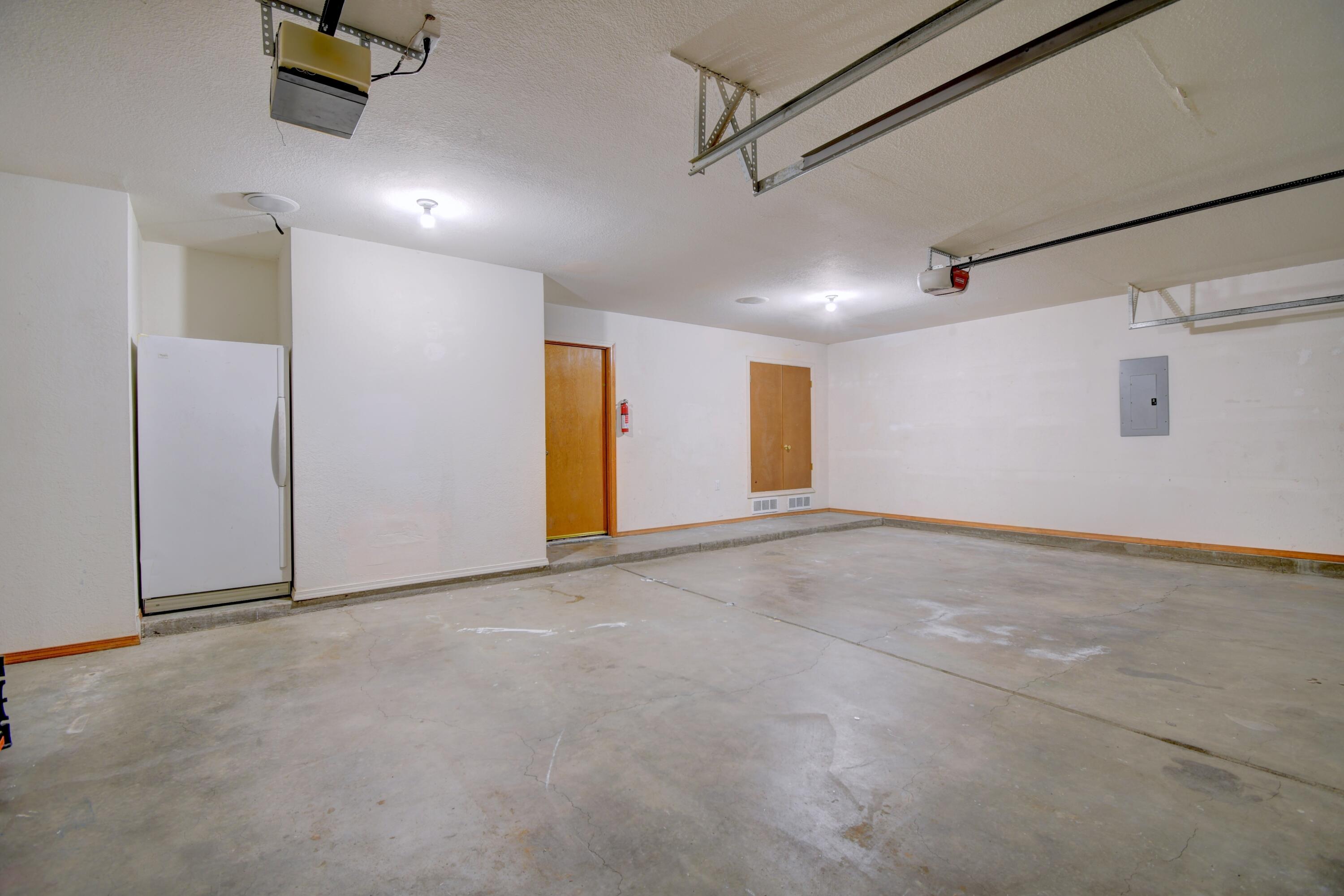 Photo 12 — 9515 Macallan Road NE