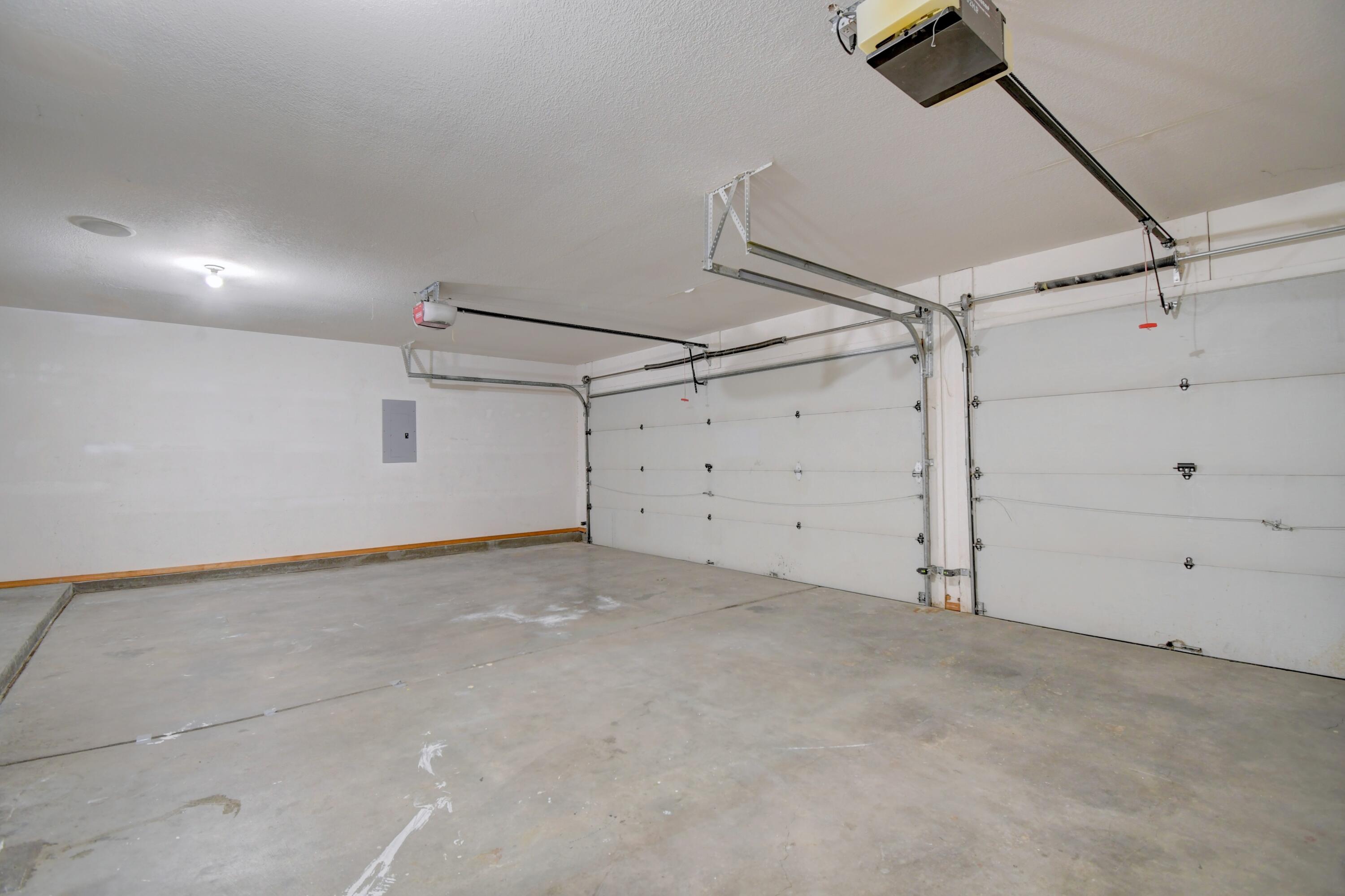 Photo 11 — 9515 Macallan Road NE