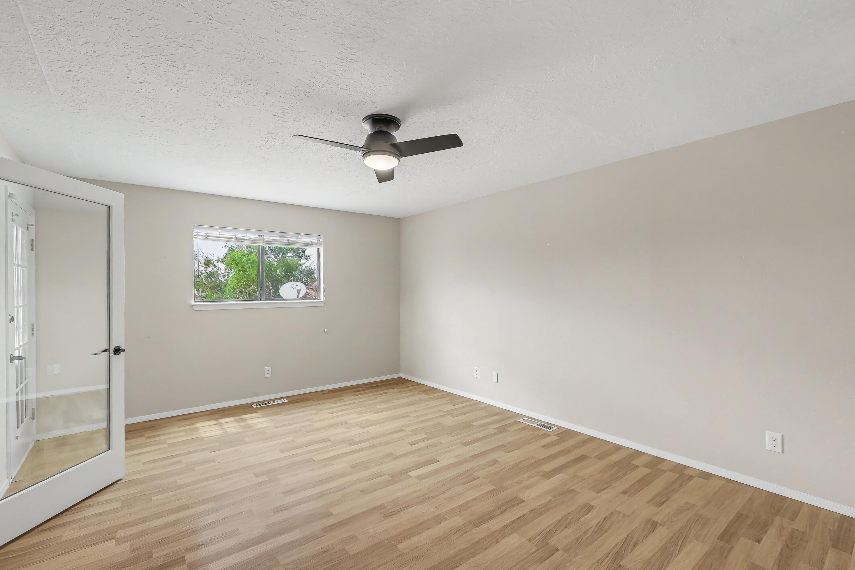 Photo 16 — 6016 Whisperwood Court NE