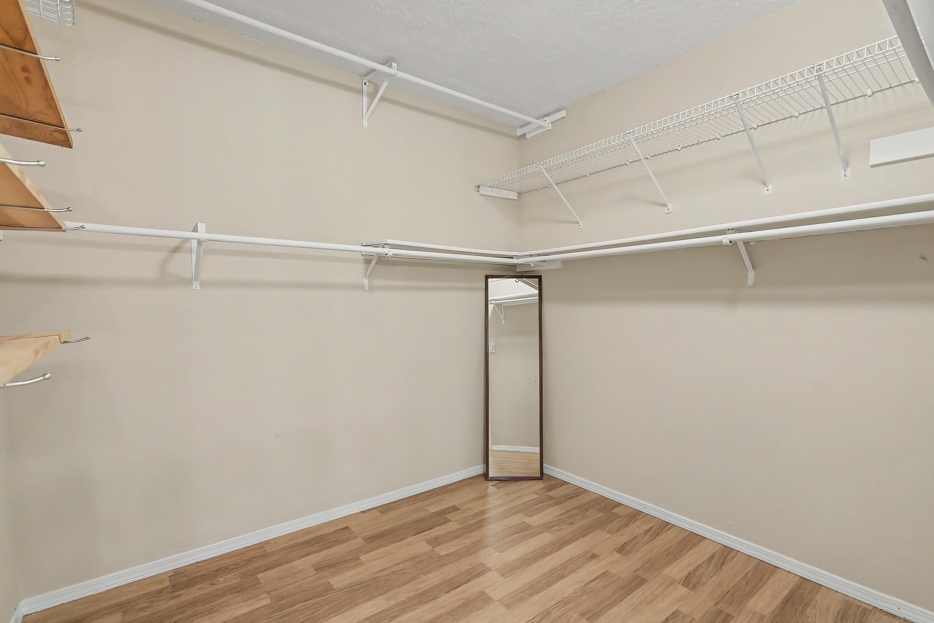 Photo 13 — 6016 Whisperwood Court NE