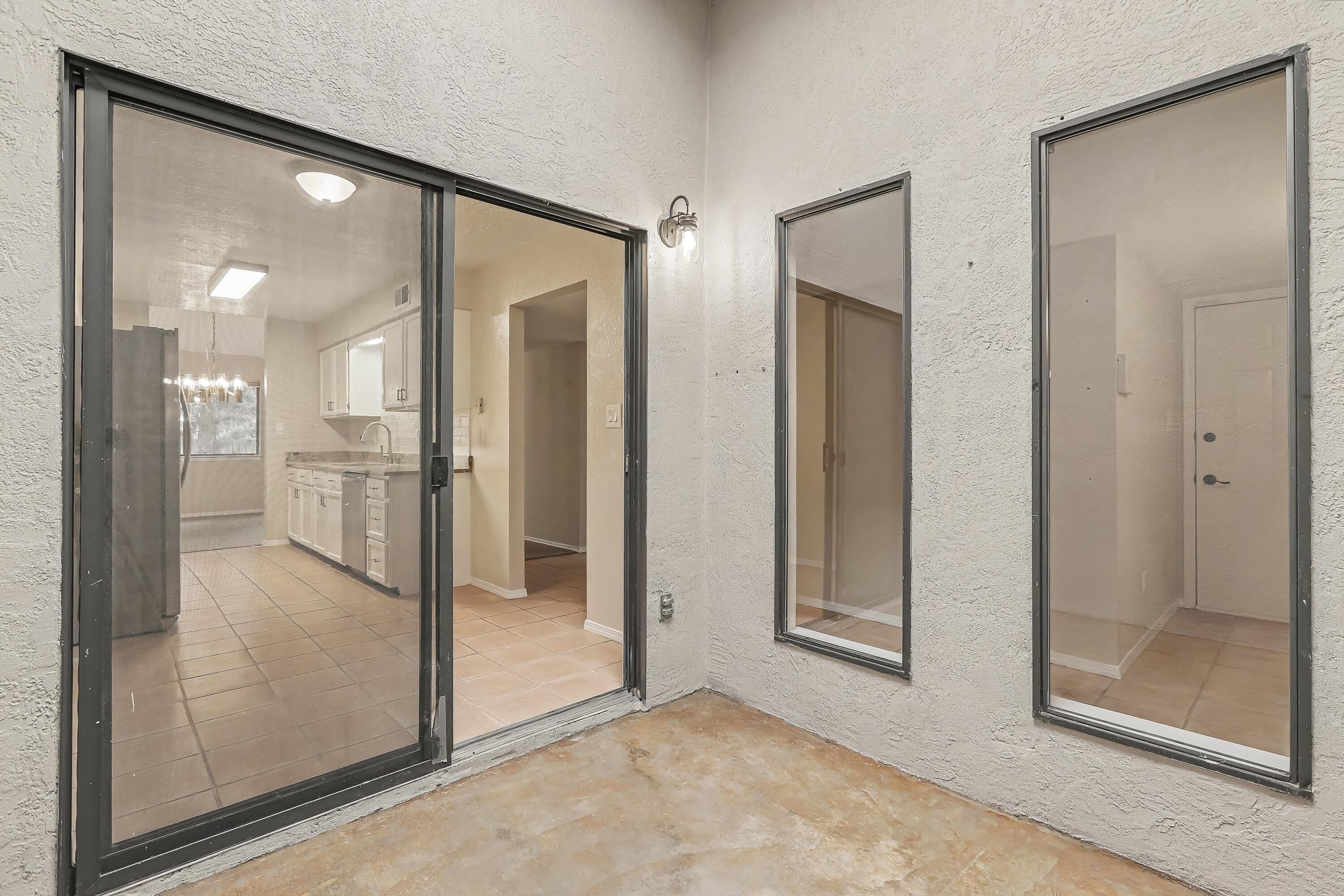 Photo 8 — 6016 Whisperwood Court NE