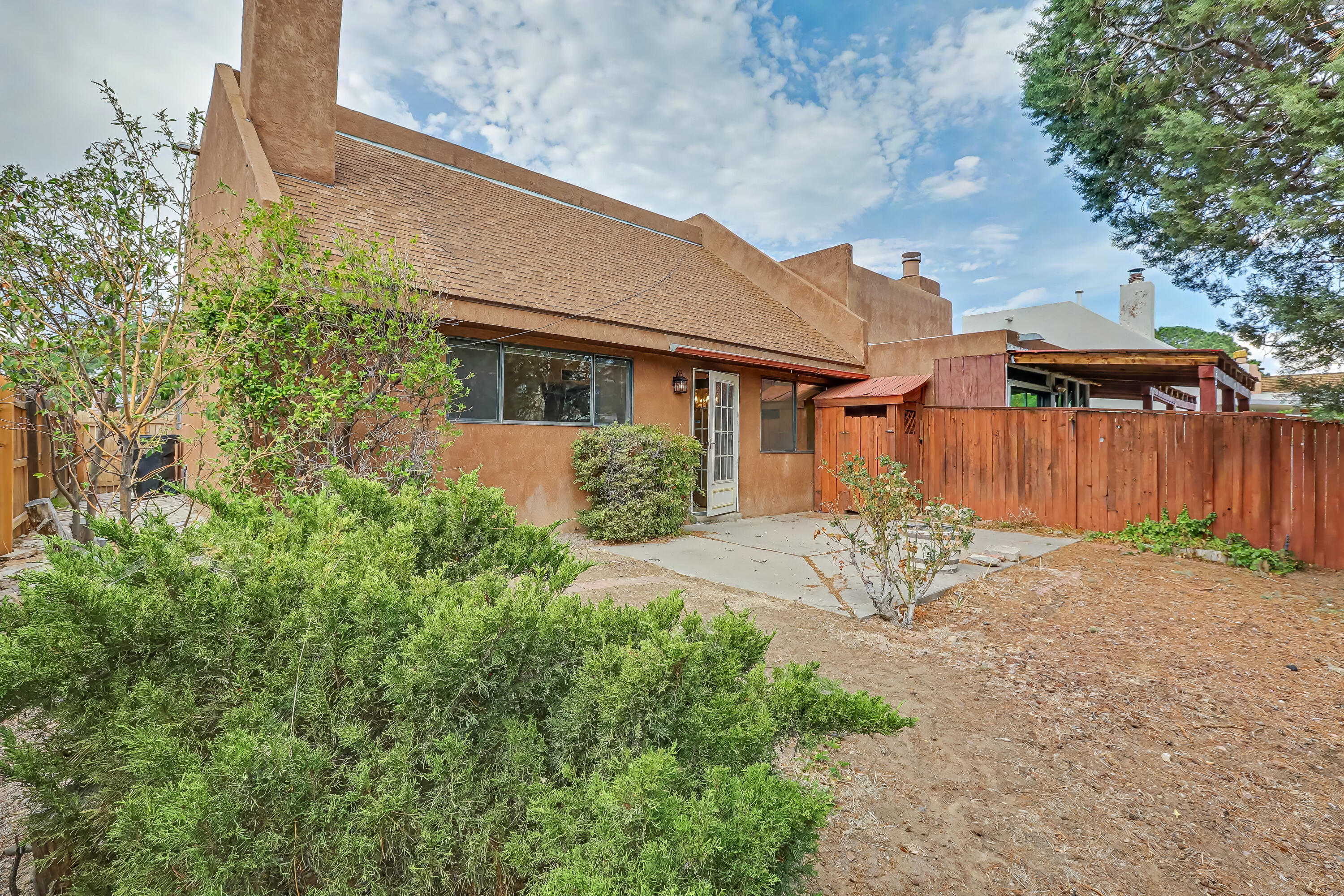 Photo 5 — 6016 Whisperwood Court NE