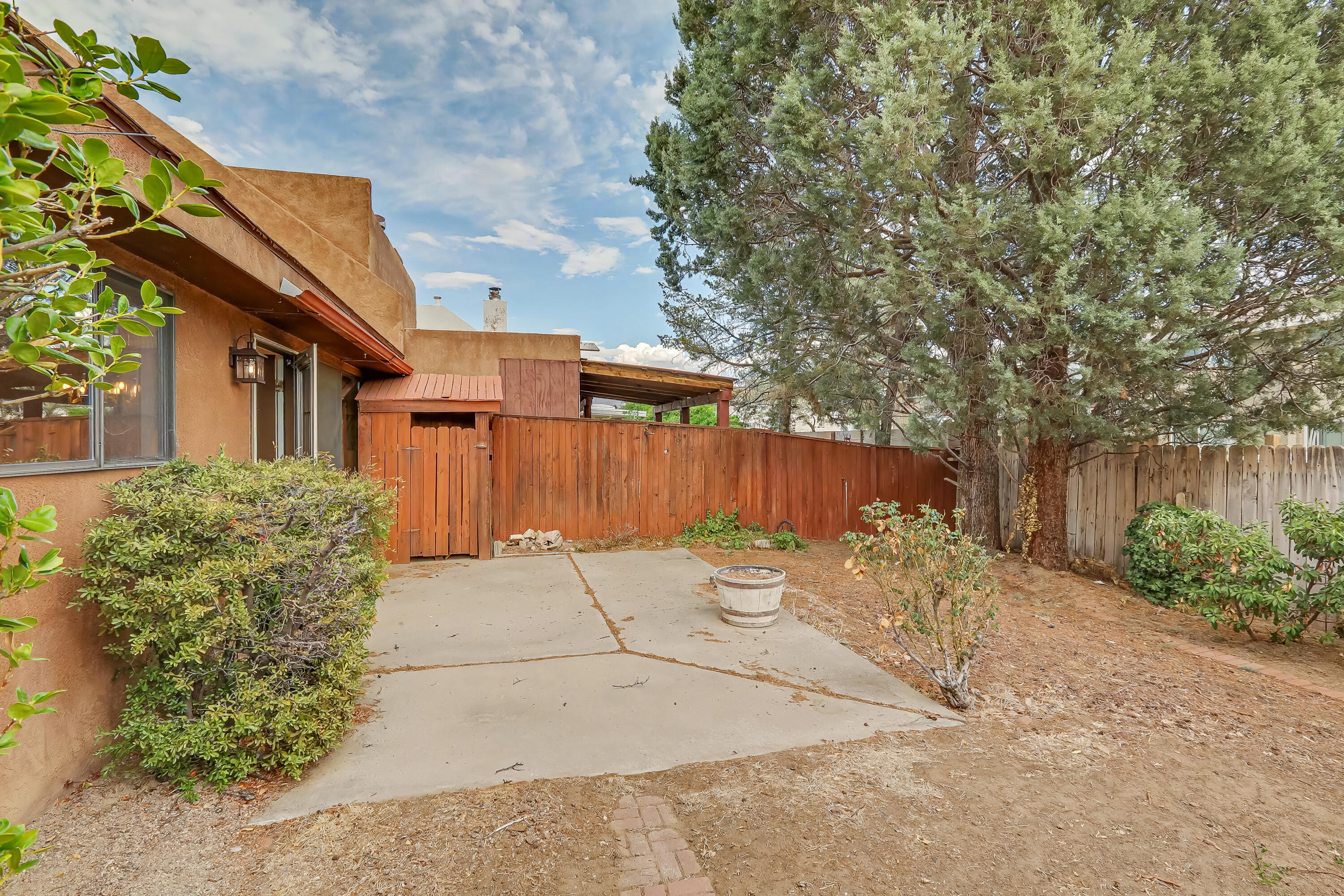 Photo 4 — 6016 Whisperwood Court NE