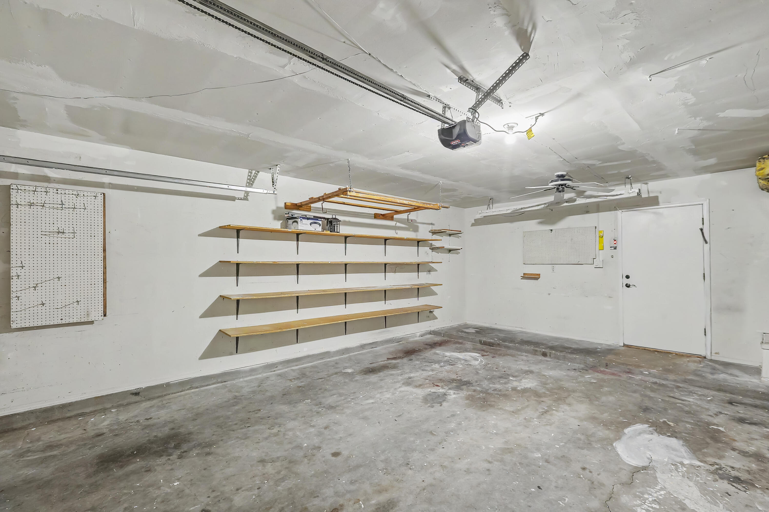 Photo 3 — 6016 Whisperwood Court NE
