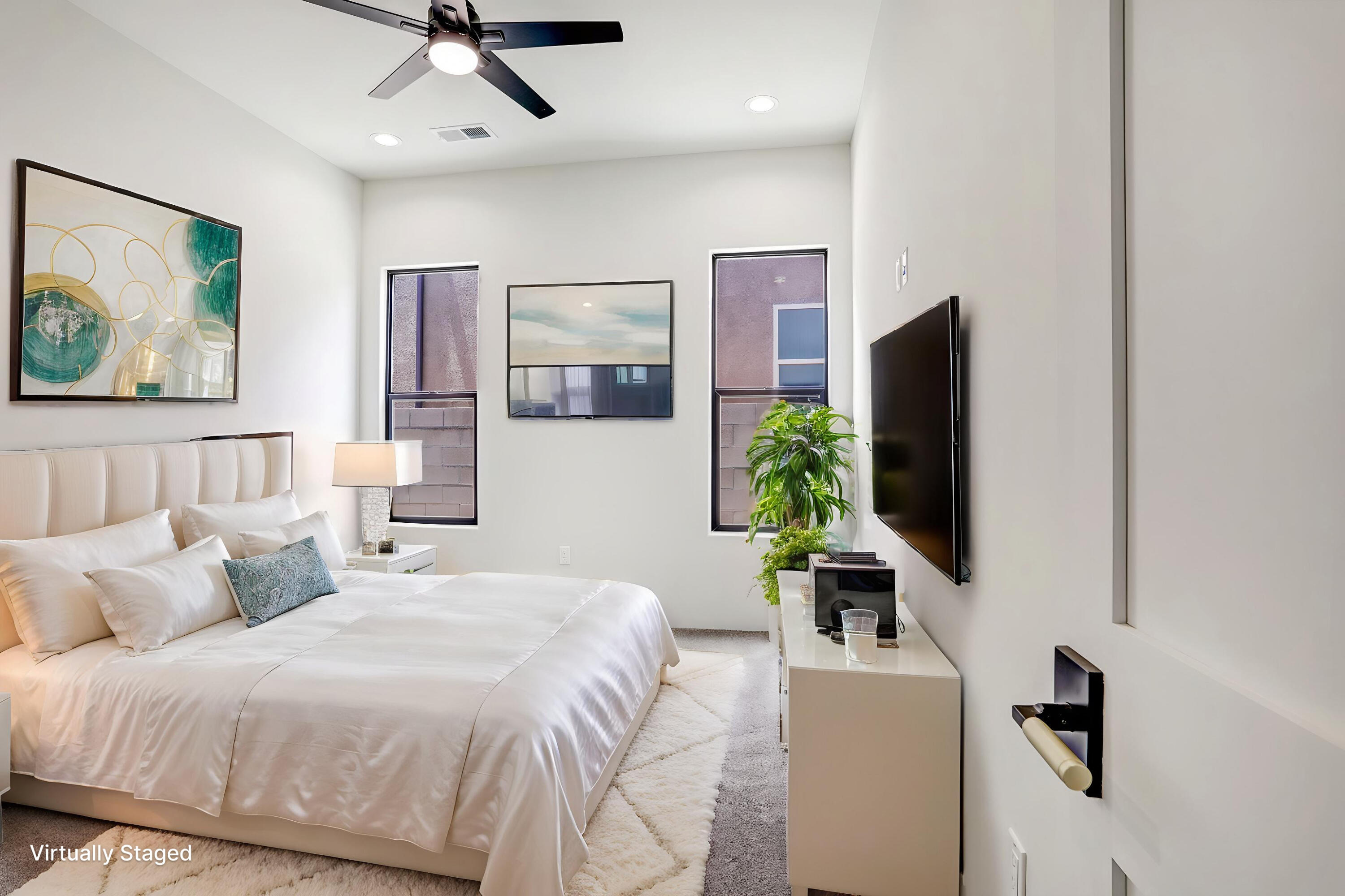 Photo 10 — 922 Nicholas Court
