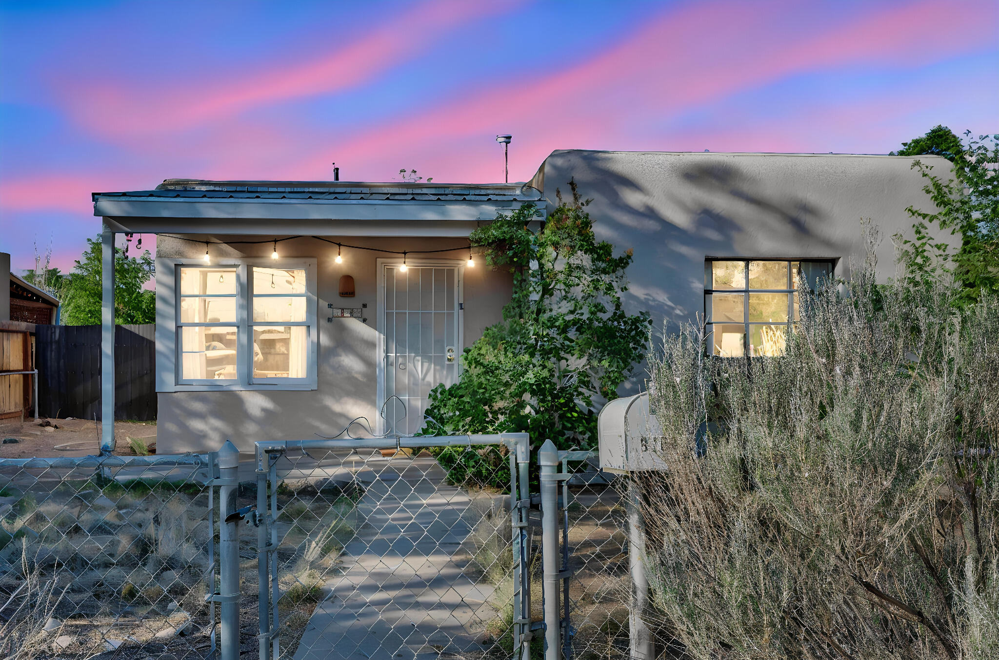 910 Headingly Avenue NW, Albuquerque, NM 87107