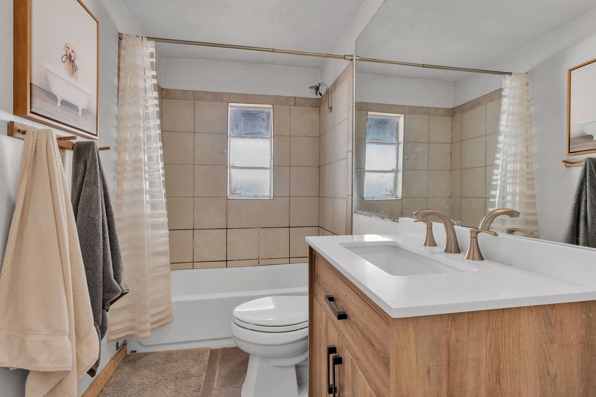 Photo 7 — 910 Headingly Avenue NW