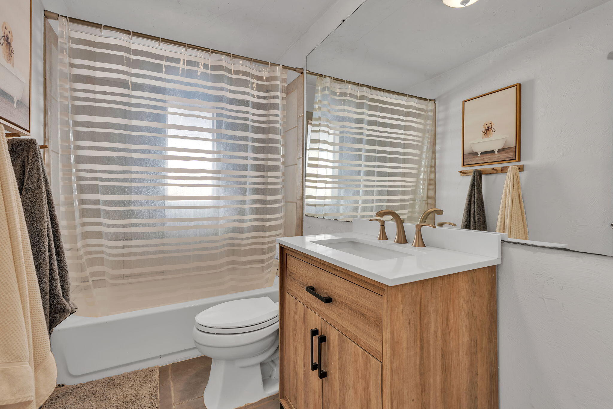 Photo 8 — 910 Headingly Avenue NW
