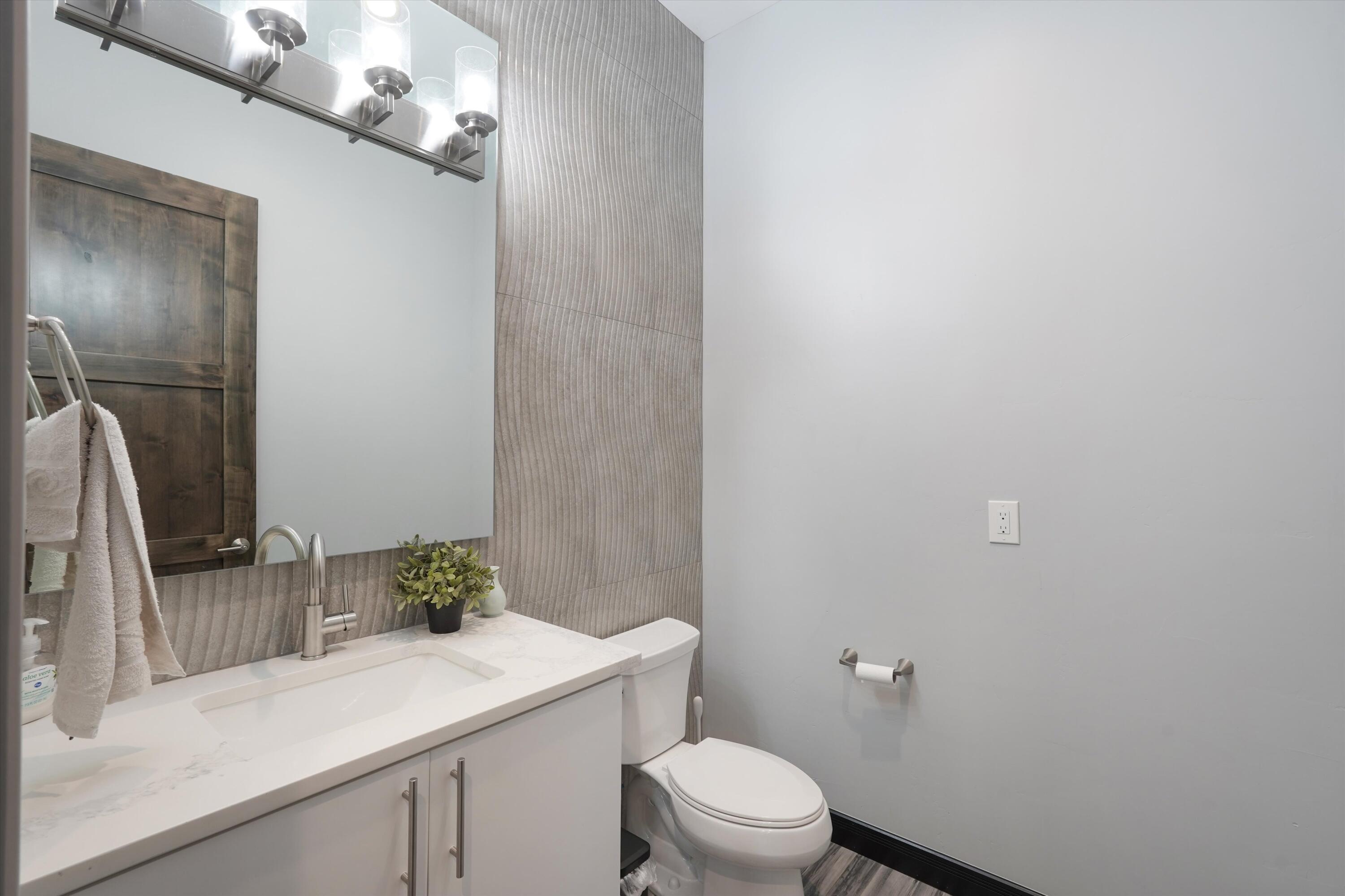 Photo 20 — 8832 Silver Oak Lane NE