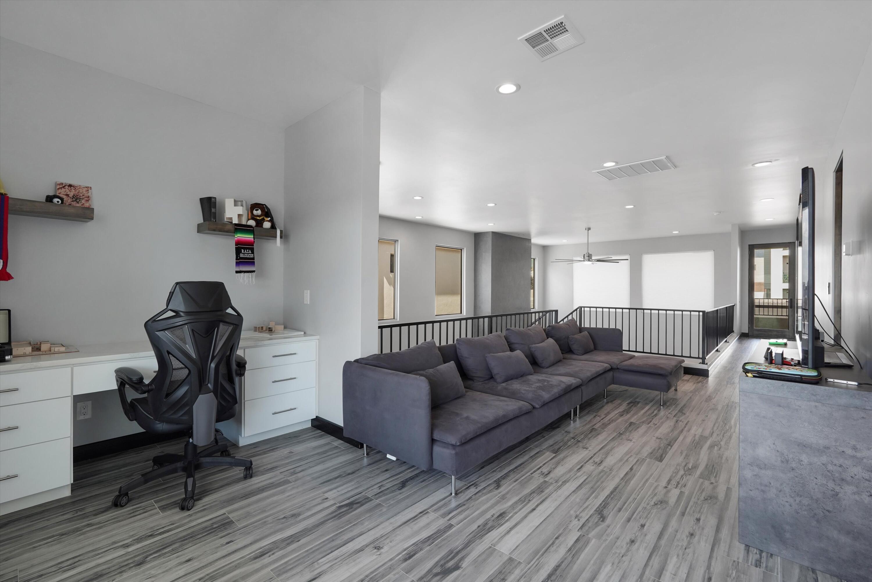 Photo 17 — 8832 Silver Oak Lane NE