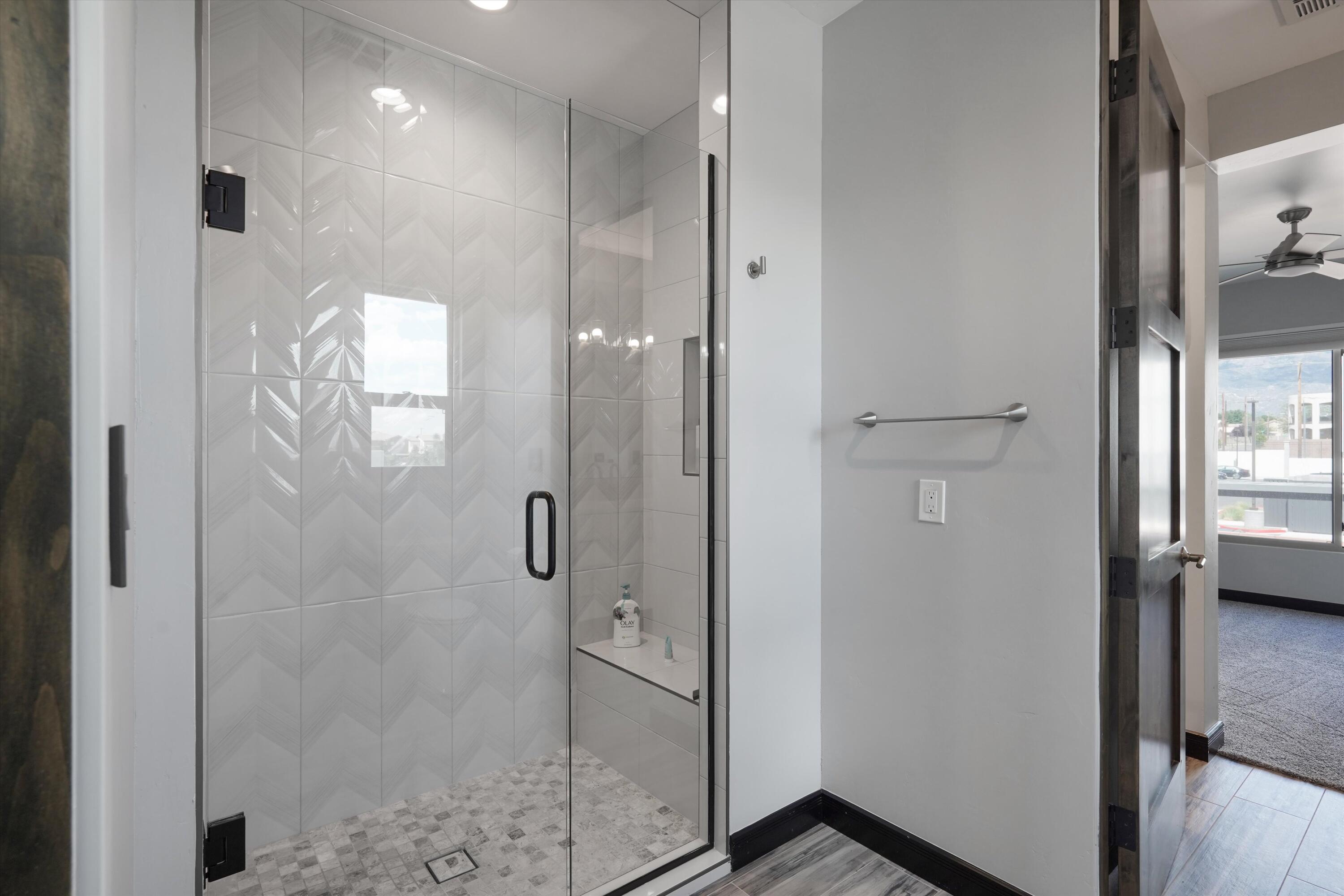 Photo 15 — 8832 Silver Oak Lane NE