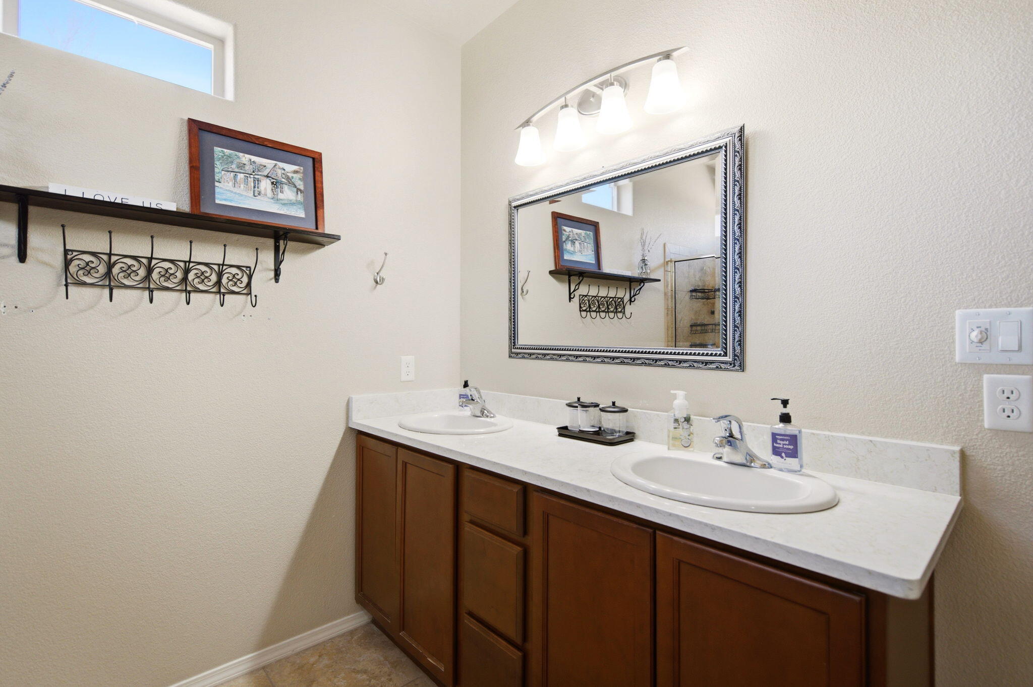 Photo 15 — 256 Landing Trail NE