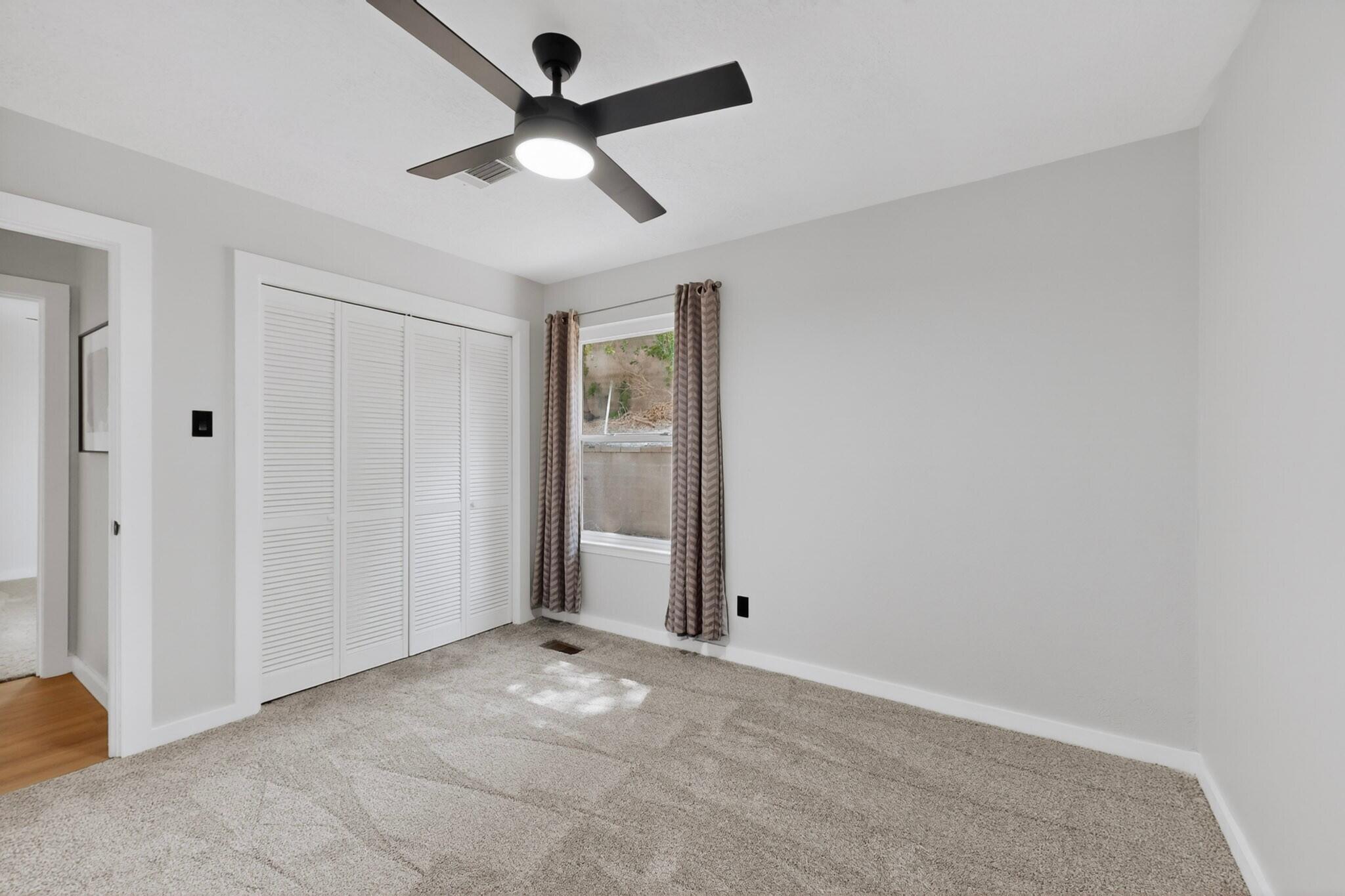 Photo 2 — 2704 Palo Alto Drive NE