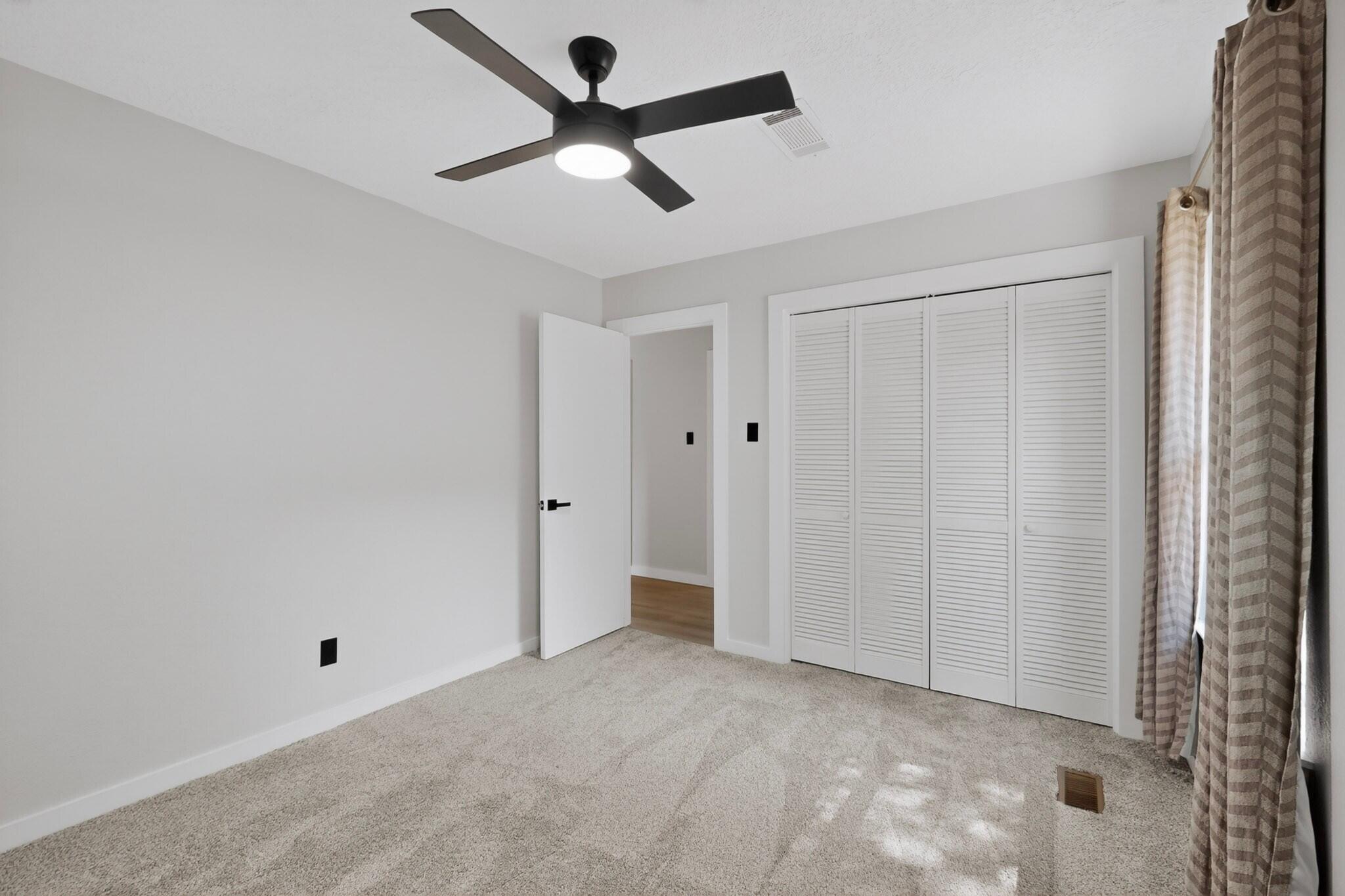 Photo 3 — 2704 Palo Alto Drive NE