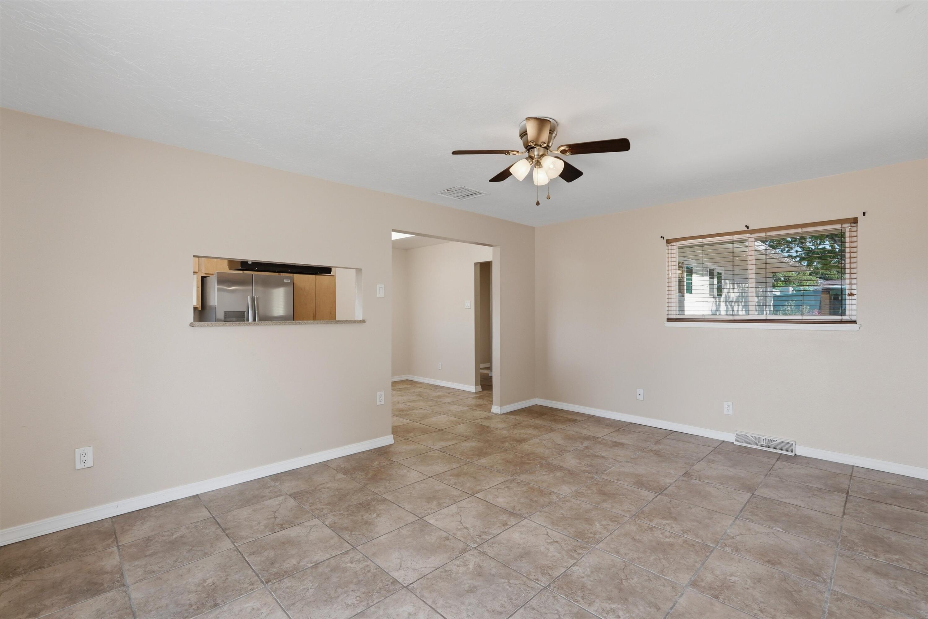 Photo 9 — 10220 San Gabriel Road NE