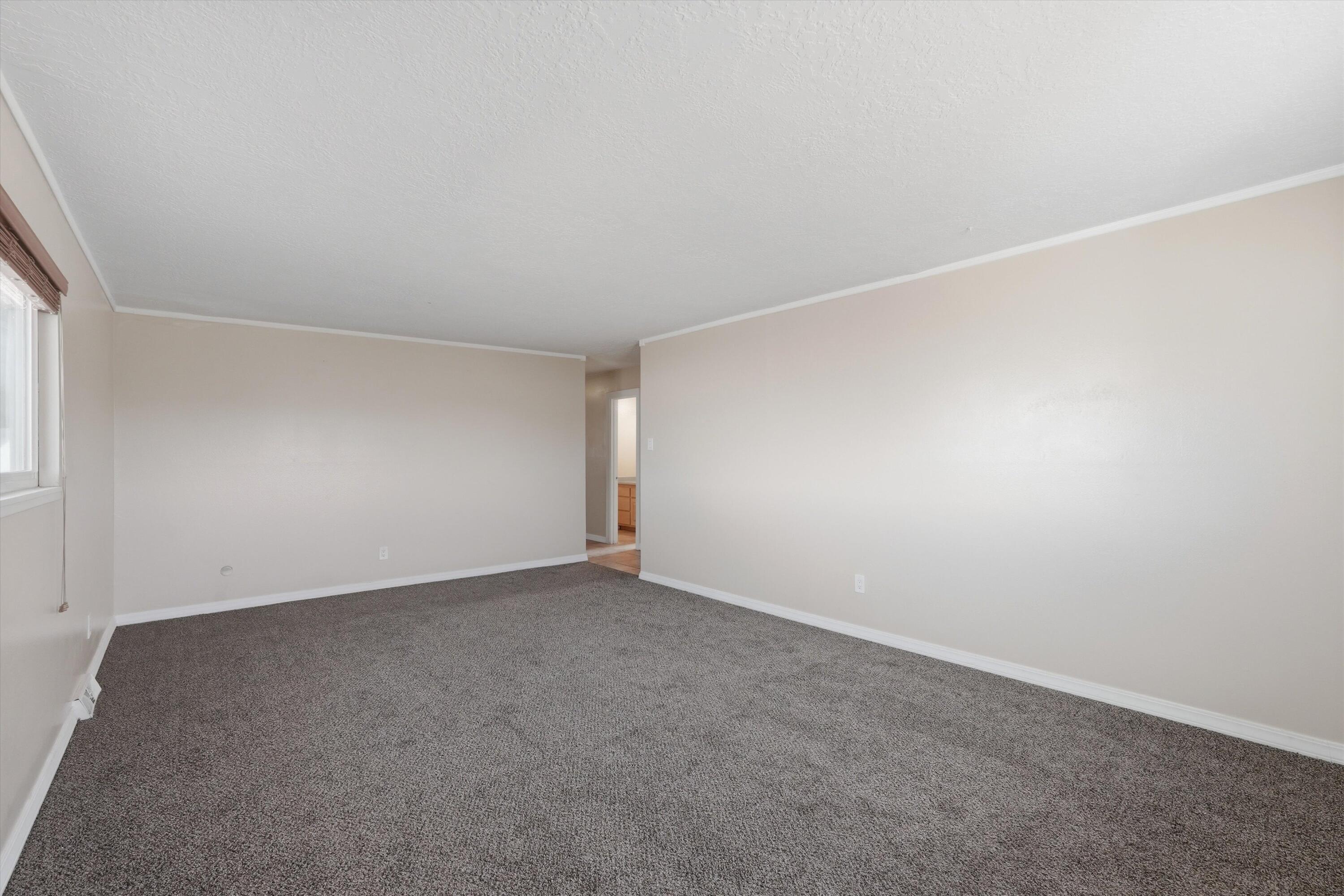 Photo 11 — 10220 San Gabriel Road NE