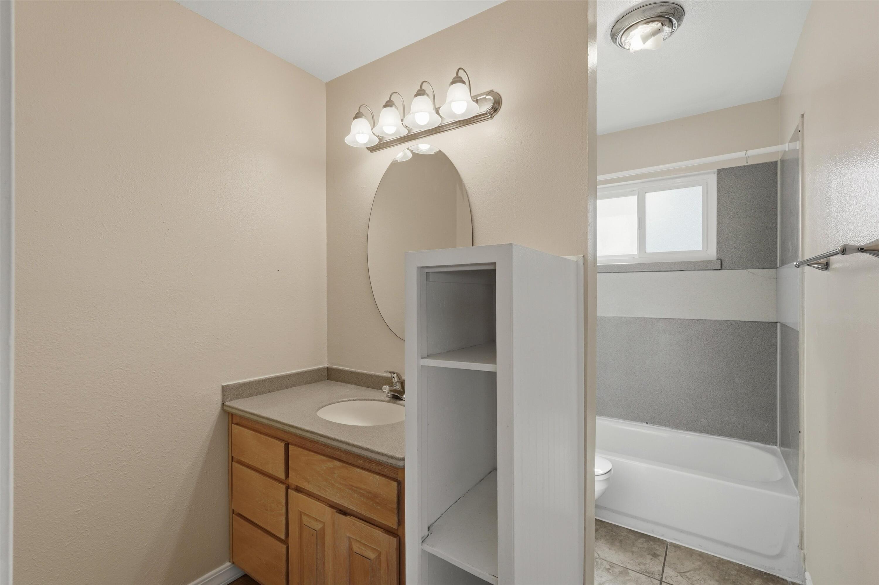 Photo 12 — 10220 San Gabriel Road NE