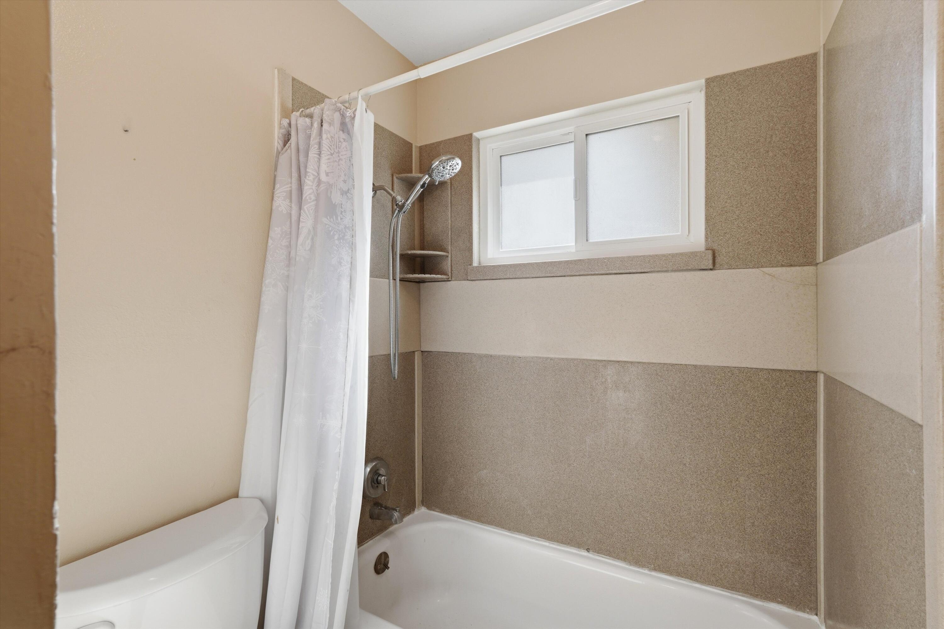 Photo 13 — 10220 San Gabriel Road NE