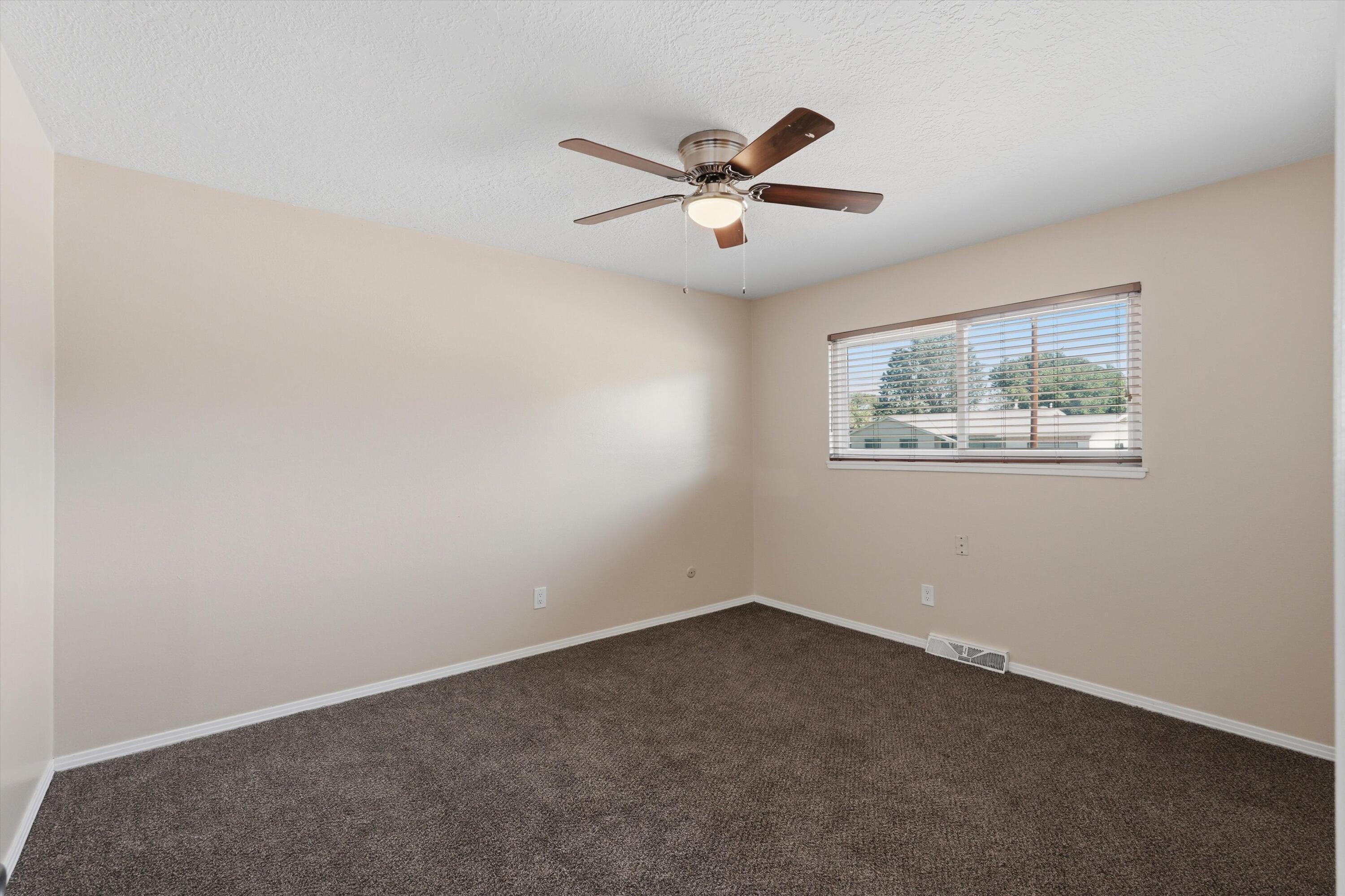 Photo 16 — 10220 San Gabriel Road NE