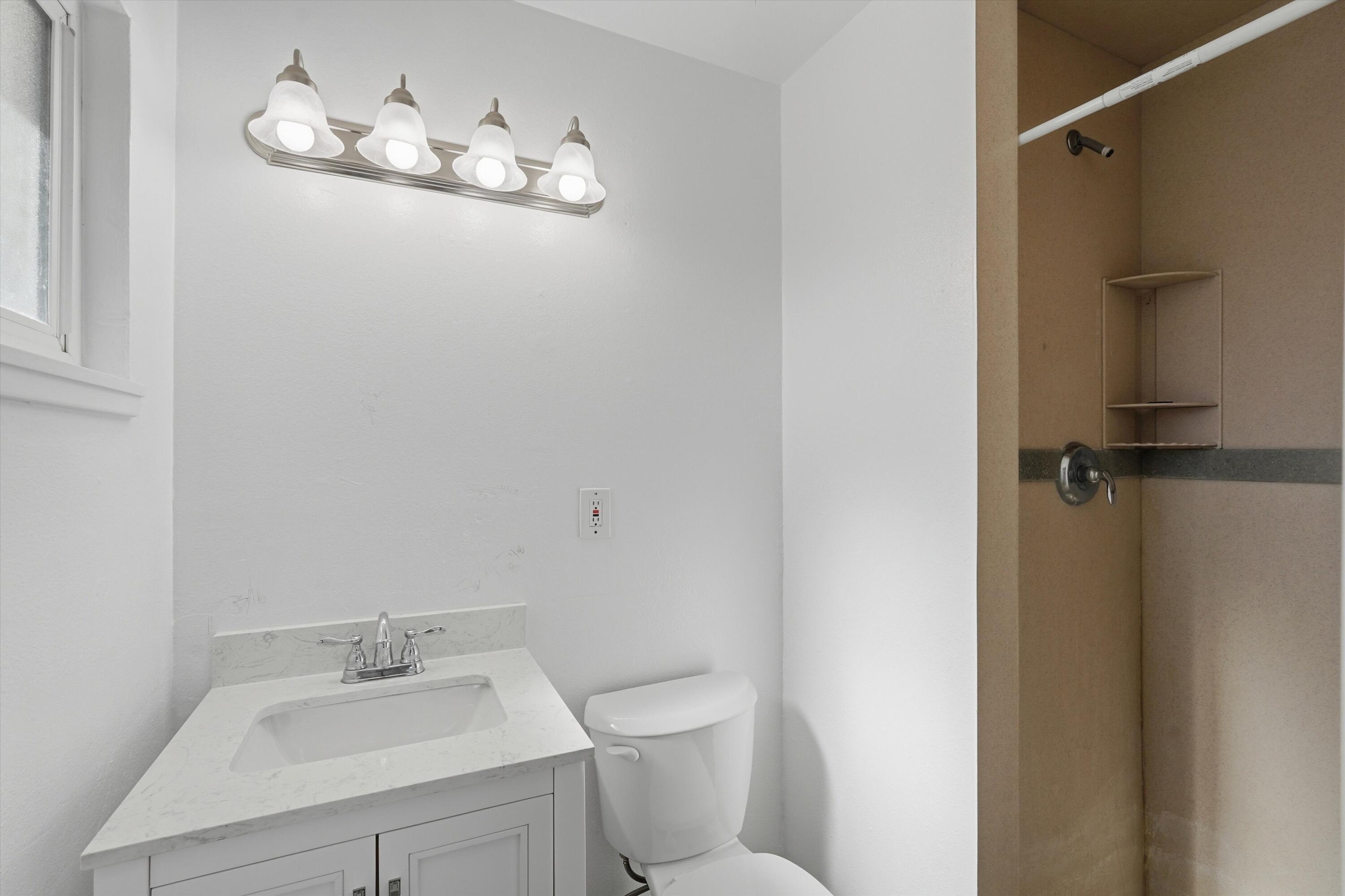 Photo 20 — 10220 San Gabriel Road NE