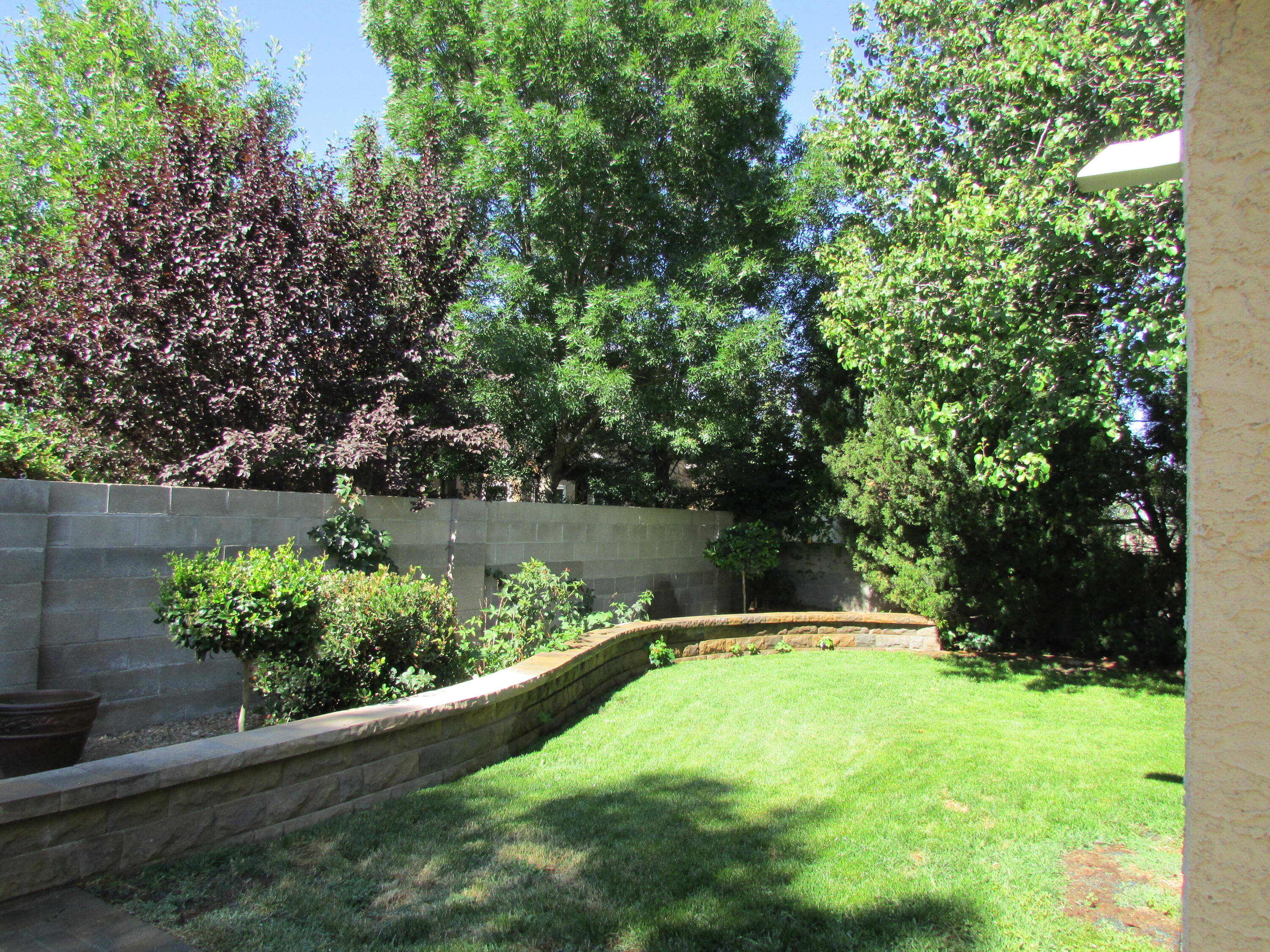 Photo 11 — 9108 Surrey Road NE