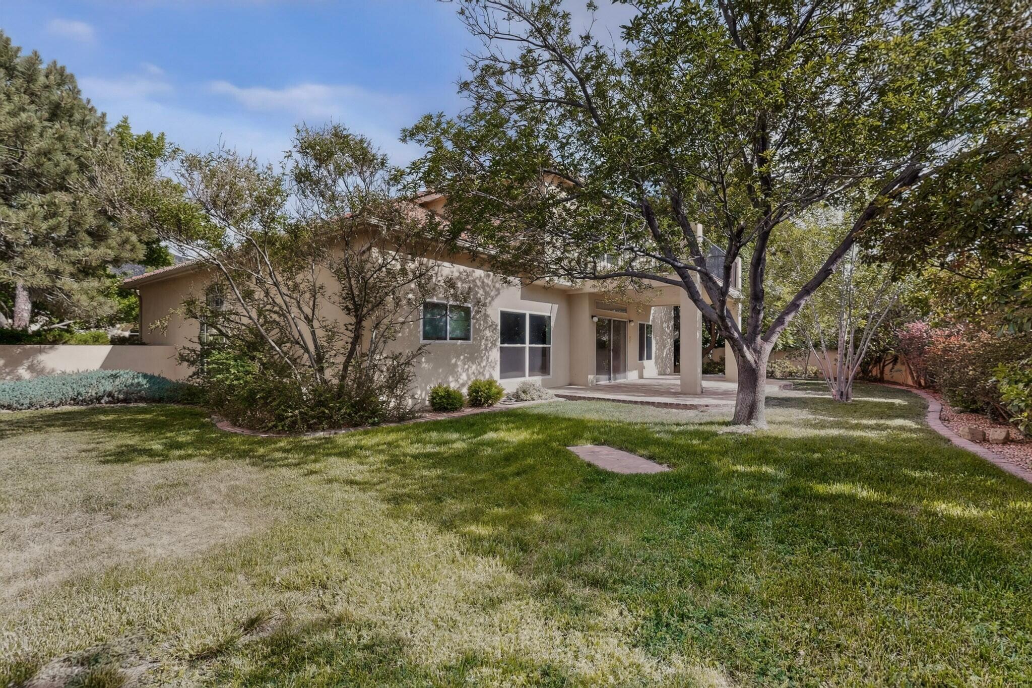 Photo 13 — 1327 Canyon Rim Drive NE