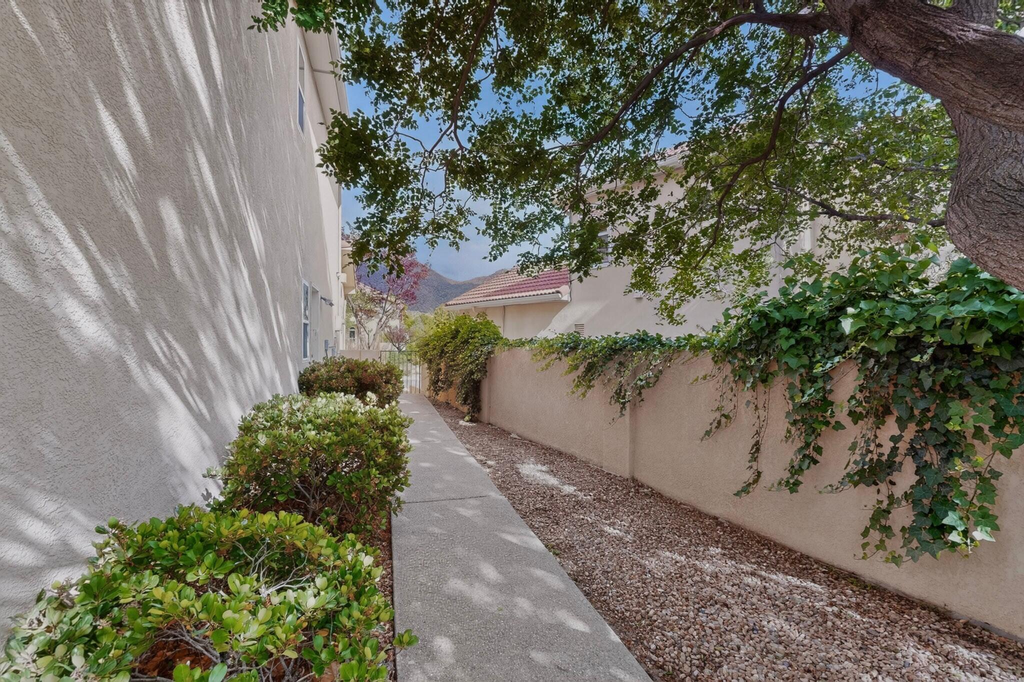 Photo 11 — 1327 Canyon Rim Drive NE
