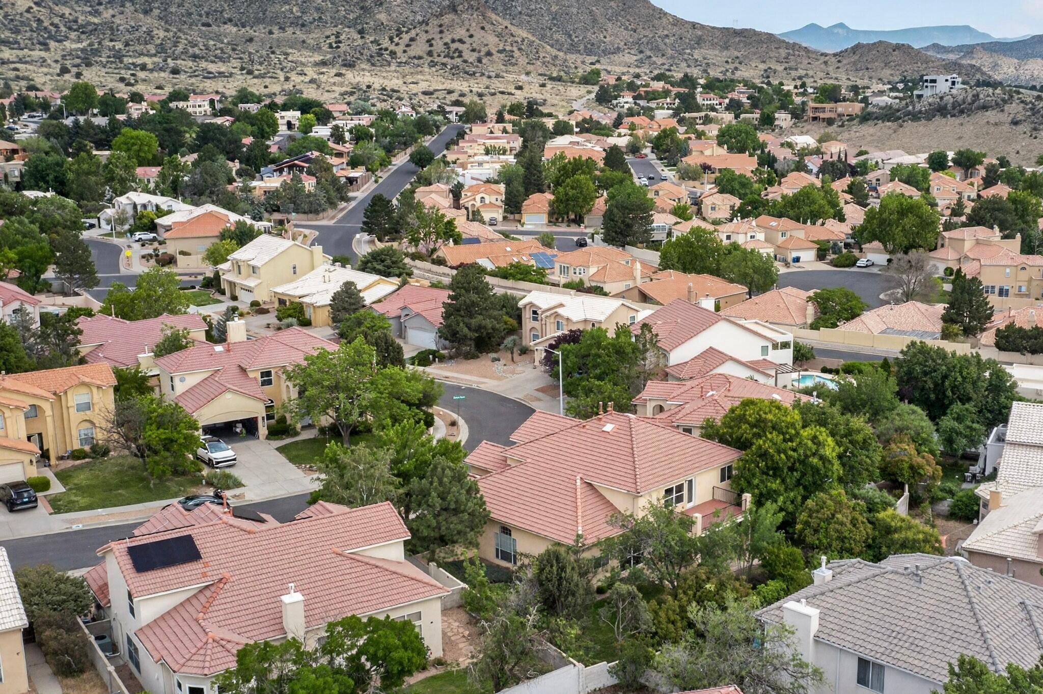 Photo 8 — 1327 Canyon Rim Drive NE