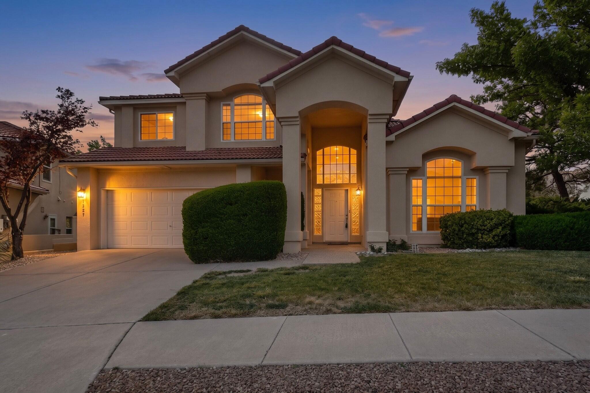 Photo 2 — 1327 Canyon Rim Drive NE