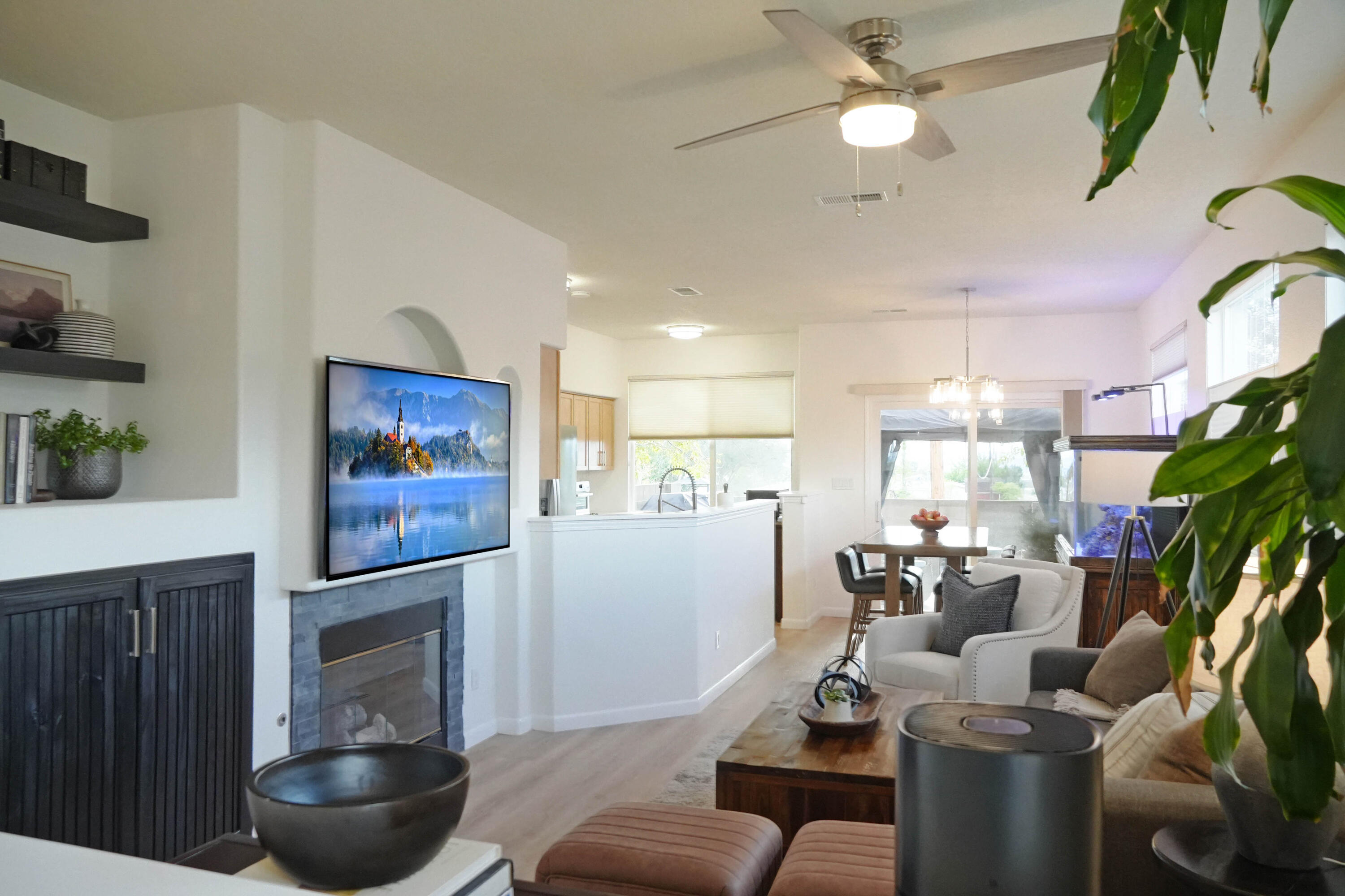 Photo 3 — 7817 Louisiana Boulevard NE UNIT 1403
