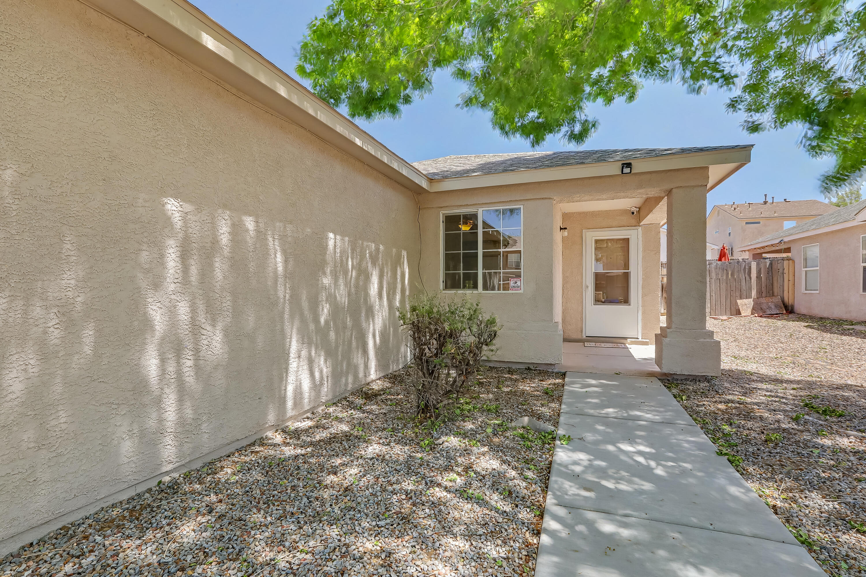 616 Valley Meadows Drive NE