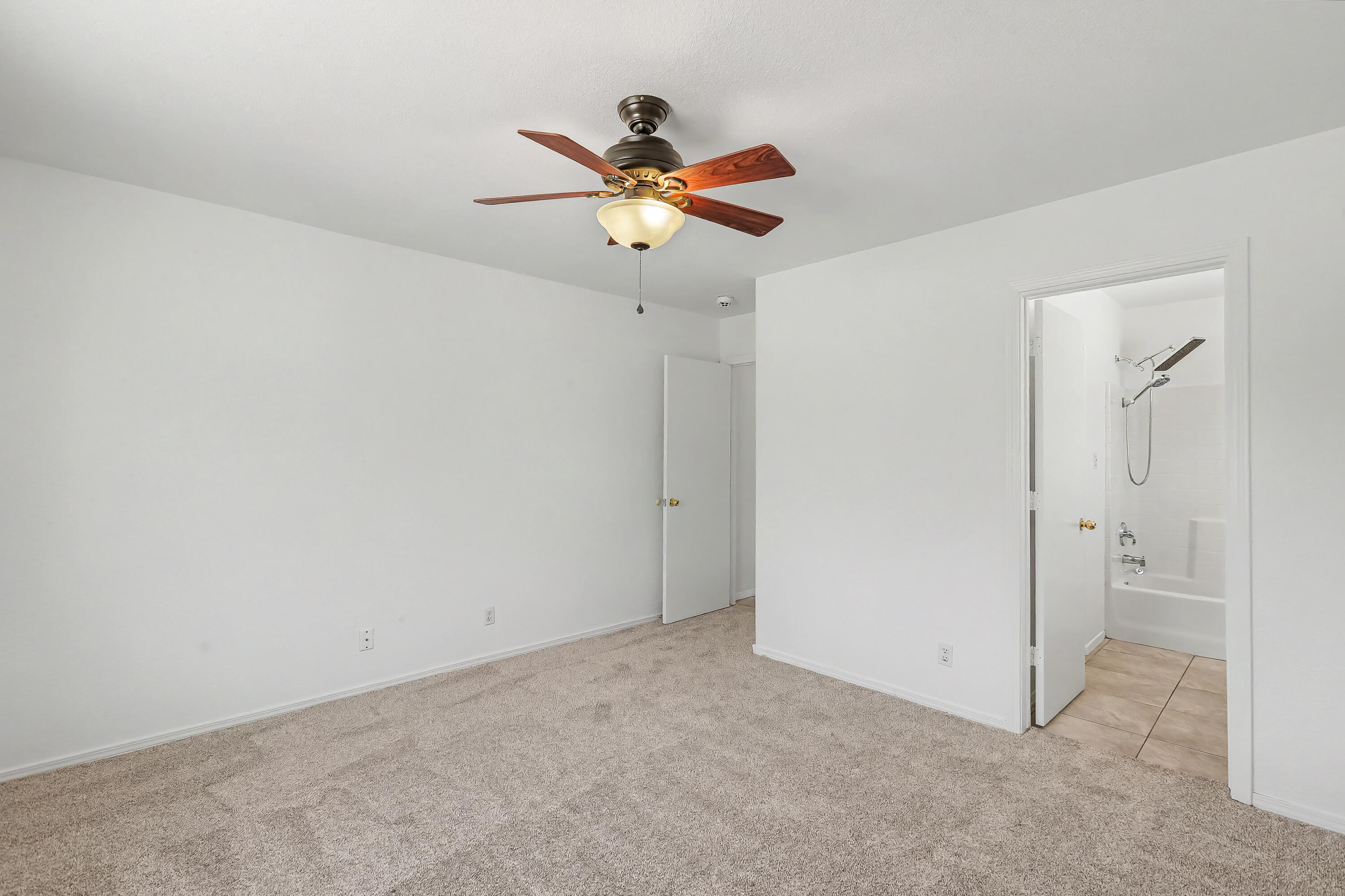 Photo 17 — 616 Valley Meadows Drive NE