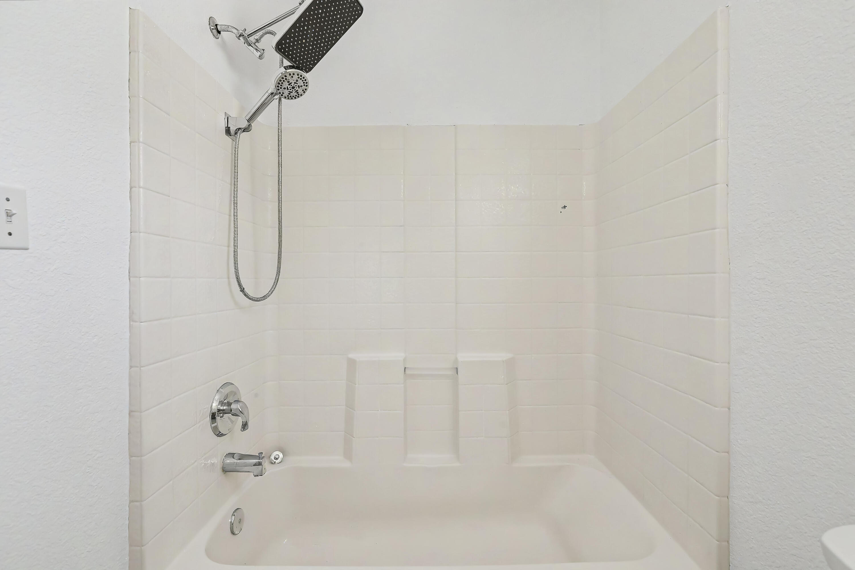 Photo 15 — 616 Valley Meadows Drive NE