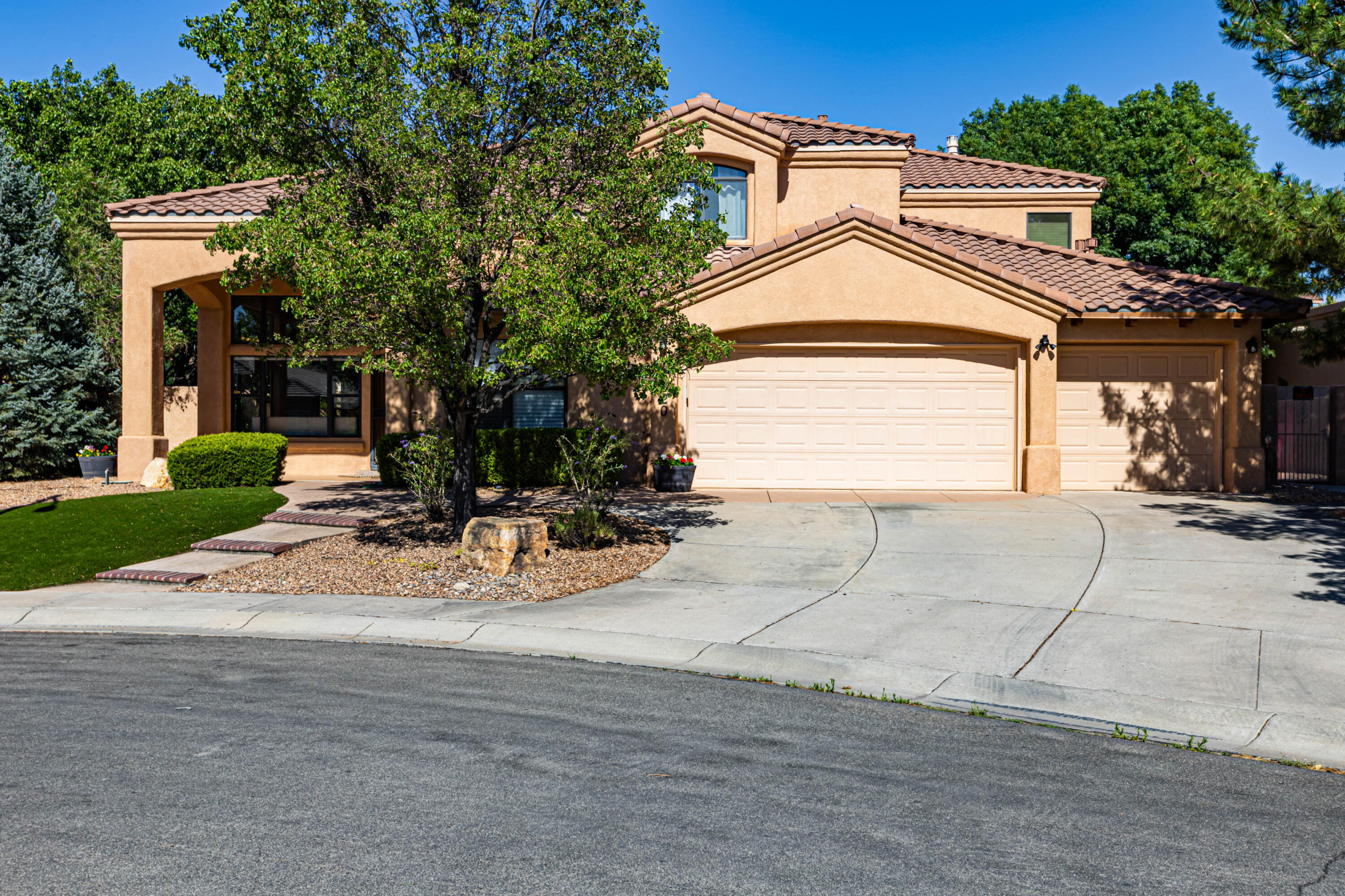 8920 Vallejo Place NE, Albuquerque, NM 87122