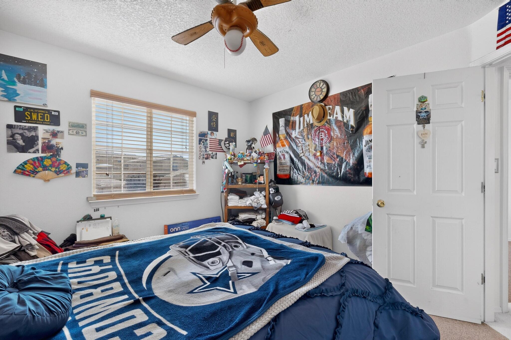 Photo 2 — 836 Serrano Pointe NW