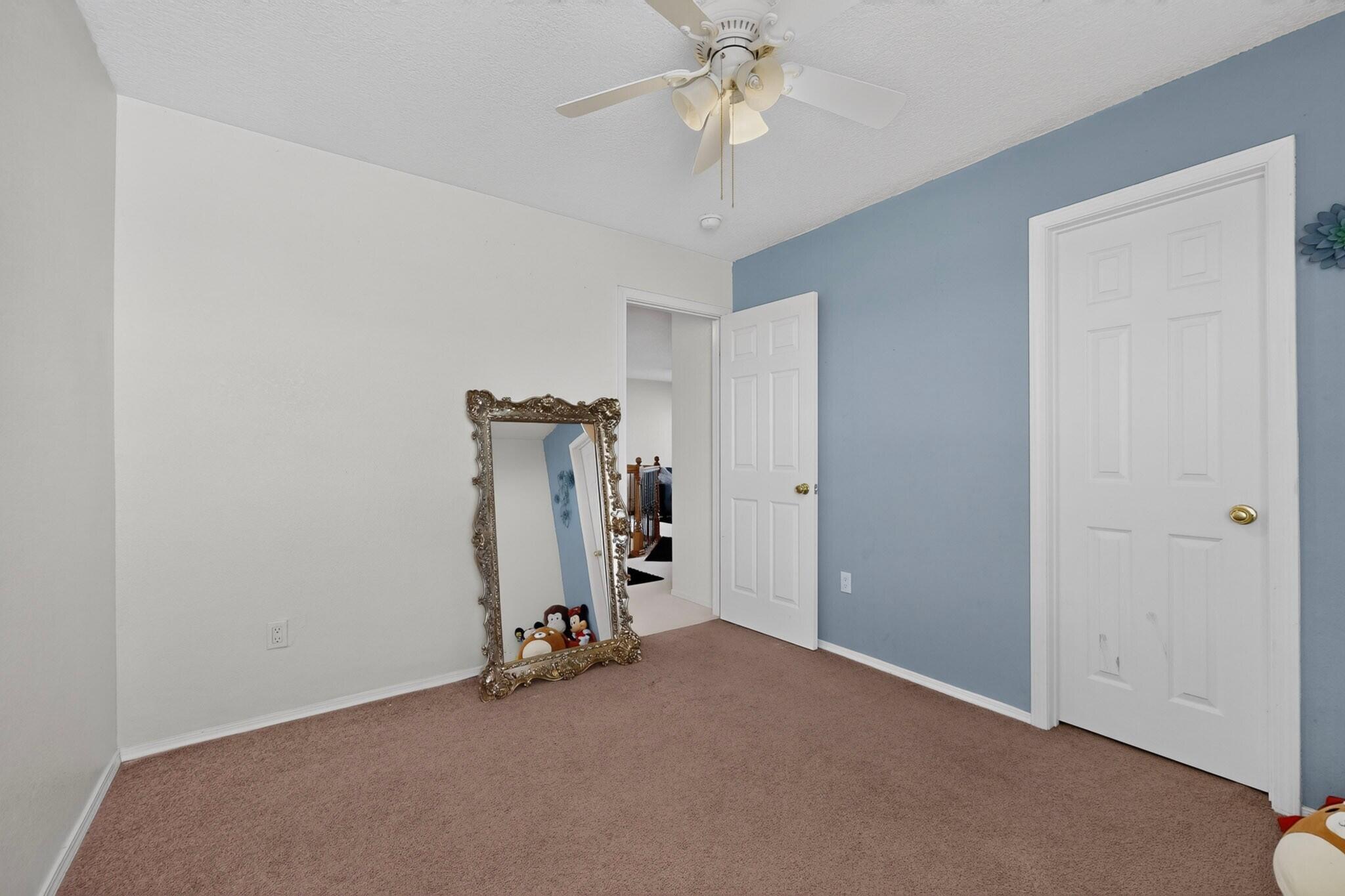 Photo 5 — 836 Serrano Pointe NW