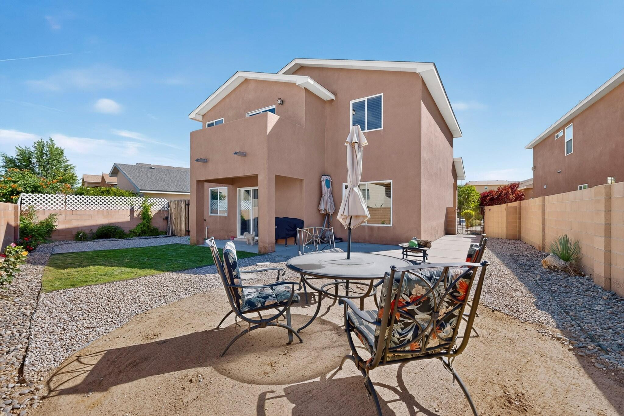Photo 9 — 836 Serrano Pointe NW