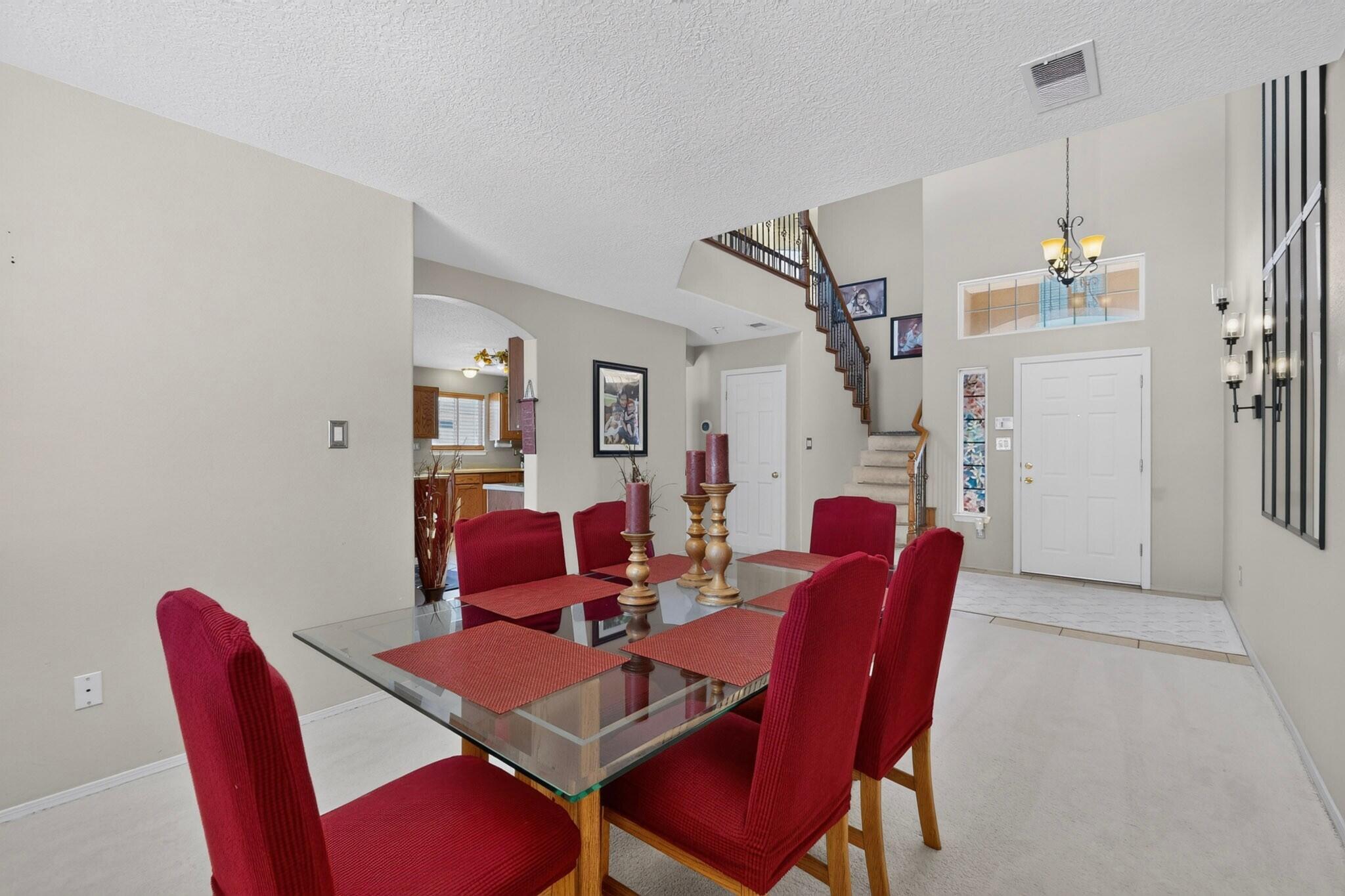 Photo 16 — 836 Serrano Pointe NW